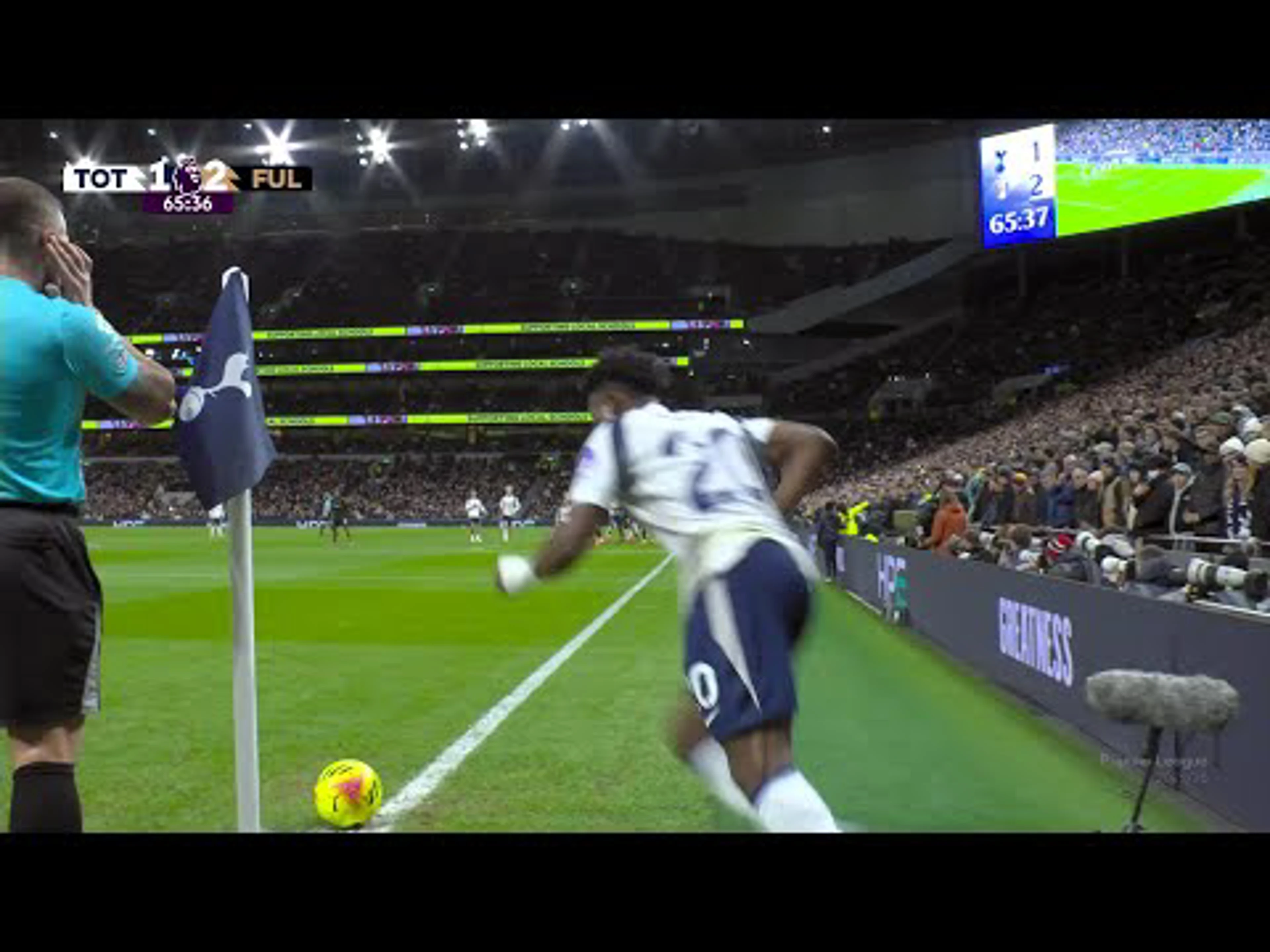 Raúl Jiménez | 66ᵗʰ Minute Spectacular Defensive Act v Tottenham Hotspur