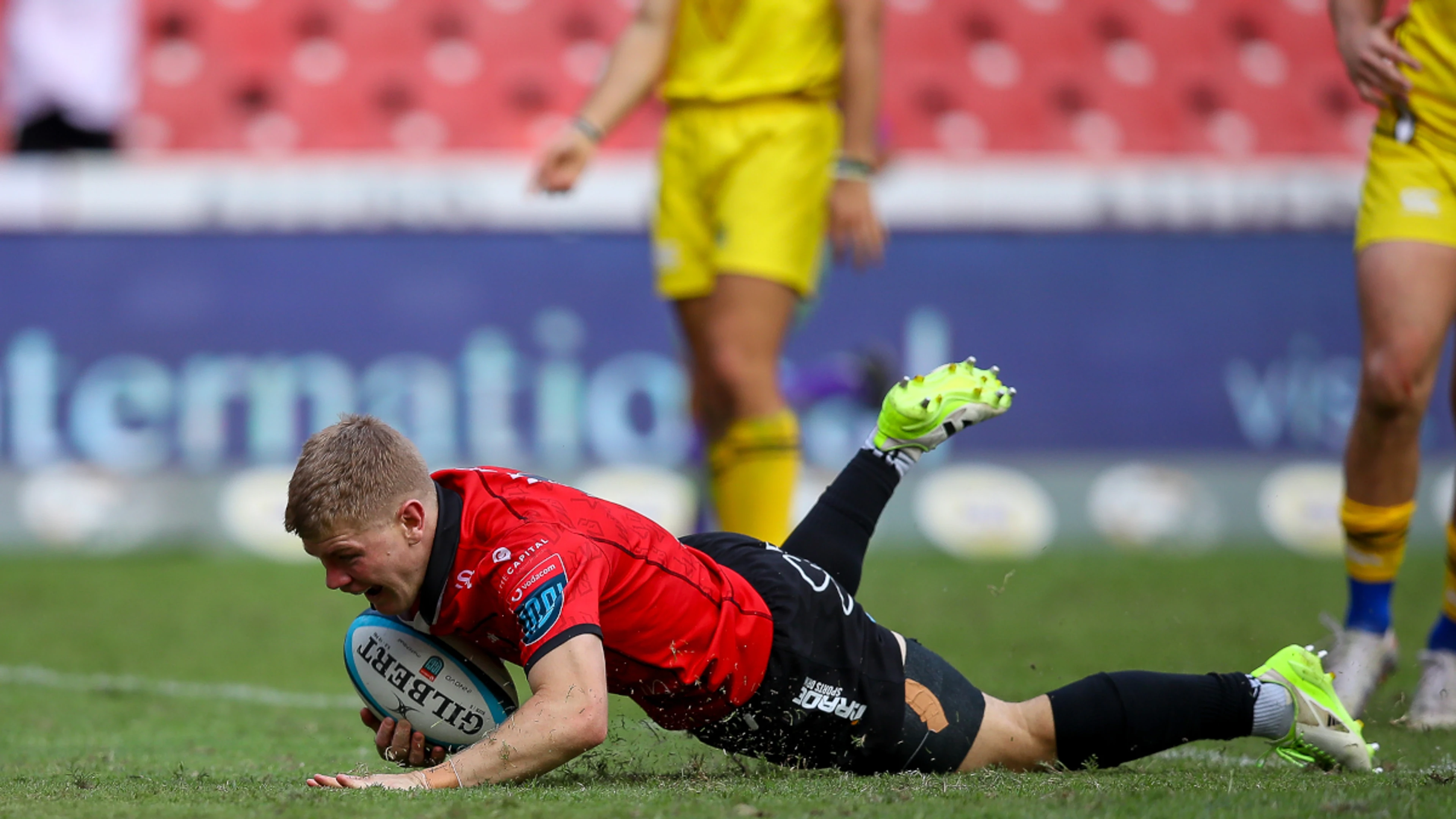 No8 Horn sets tone for Lions' big win