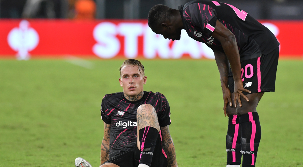 AS Roma defender Karsdorp to undergo knee surgery