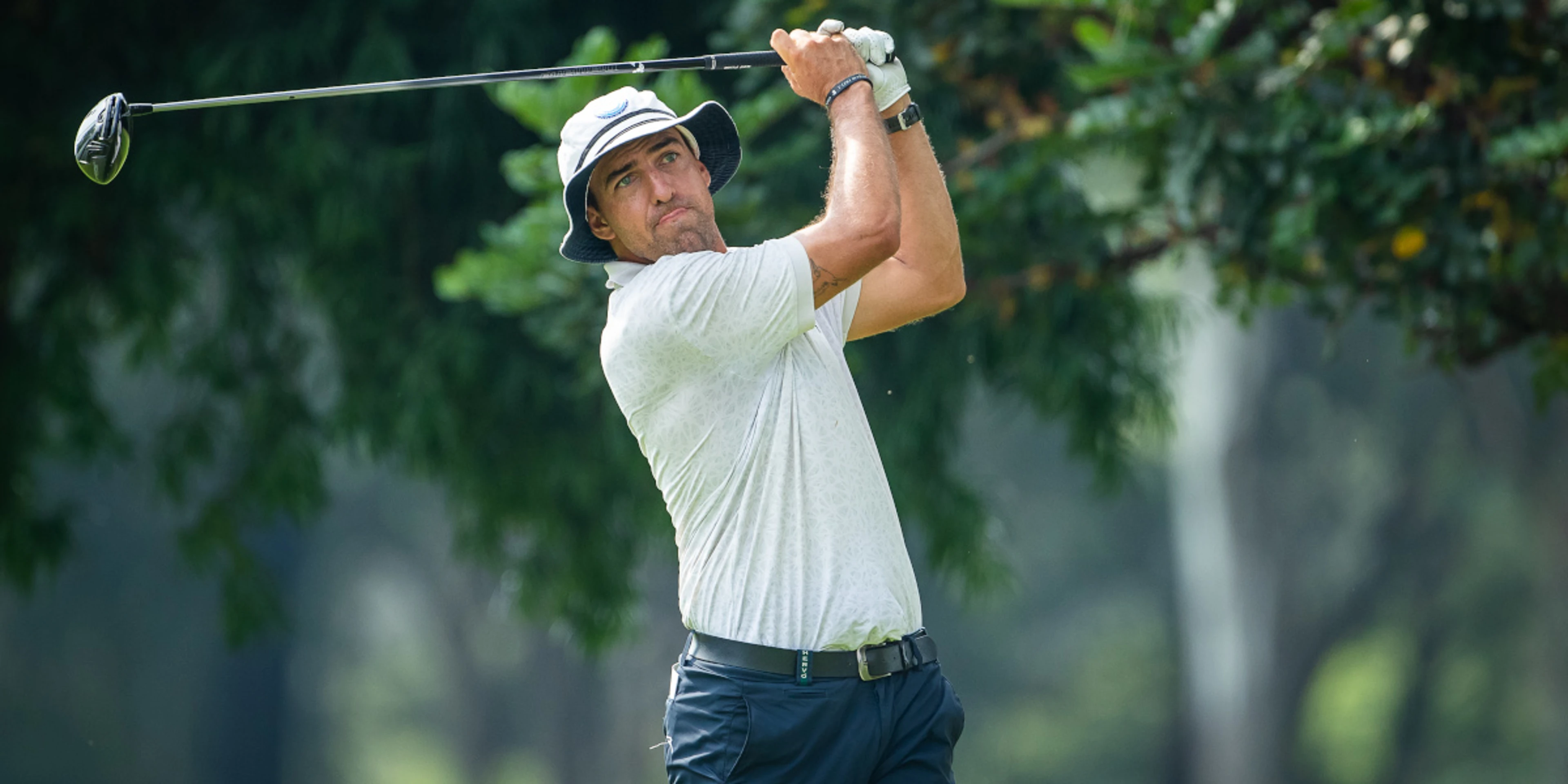 ROUND ONE WRAP: Geerts, Simpson take early lead at weather-affected Waterkloof