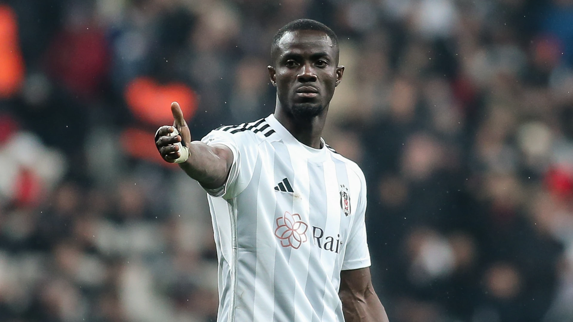 Villarreal re-sign former Man Utd defender Bailly on free transfer