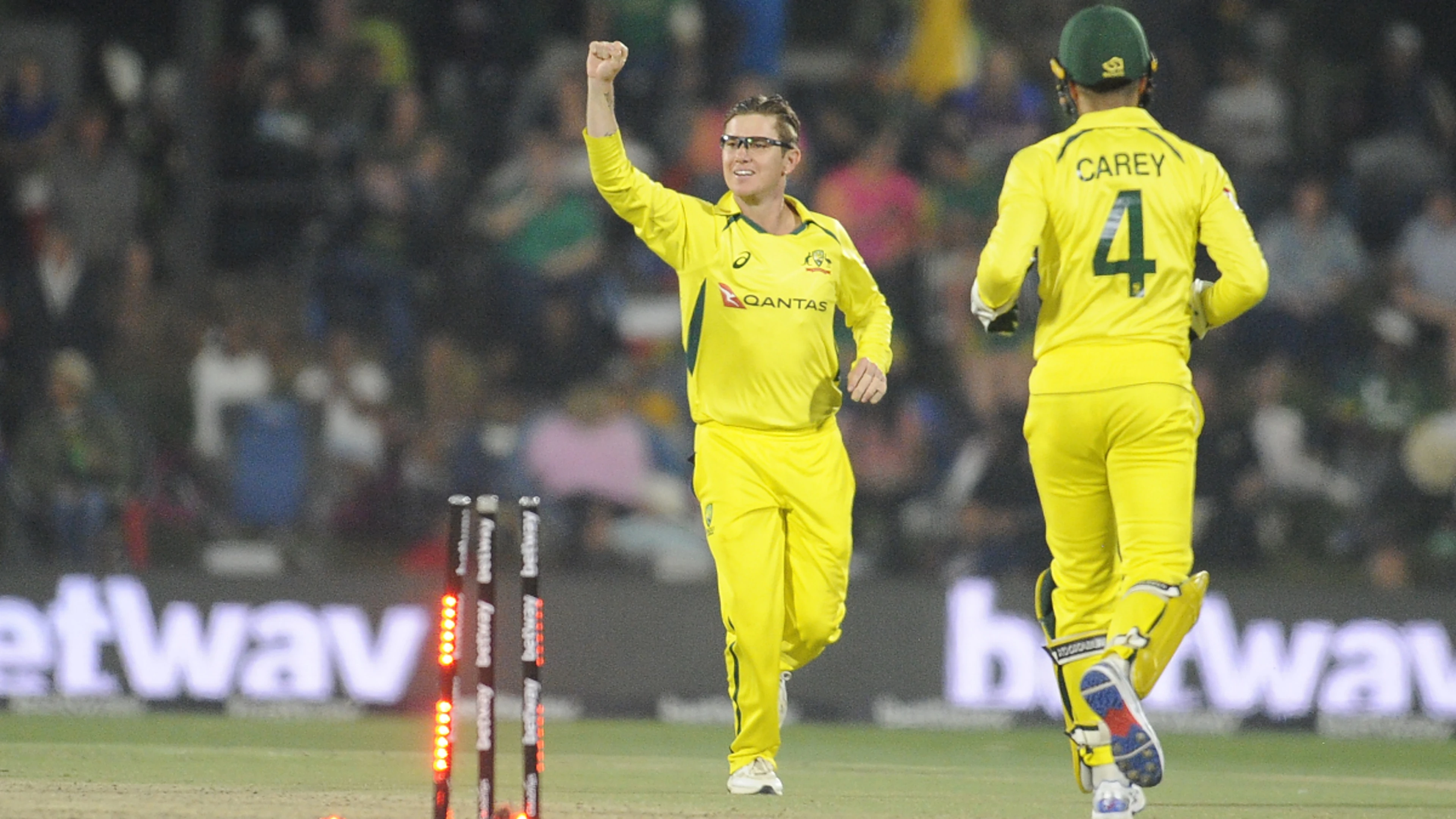 Australia thrash South Africa in second ODI