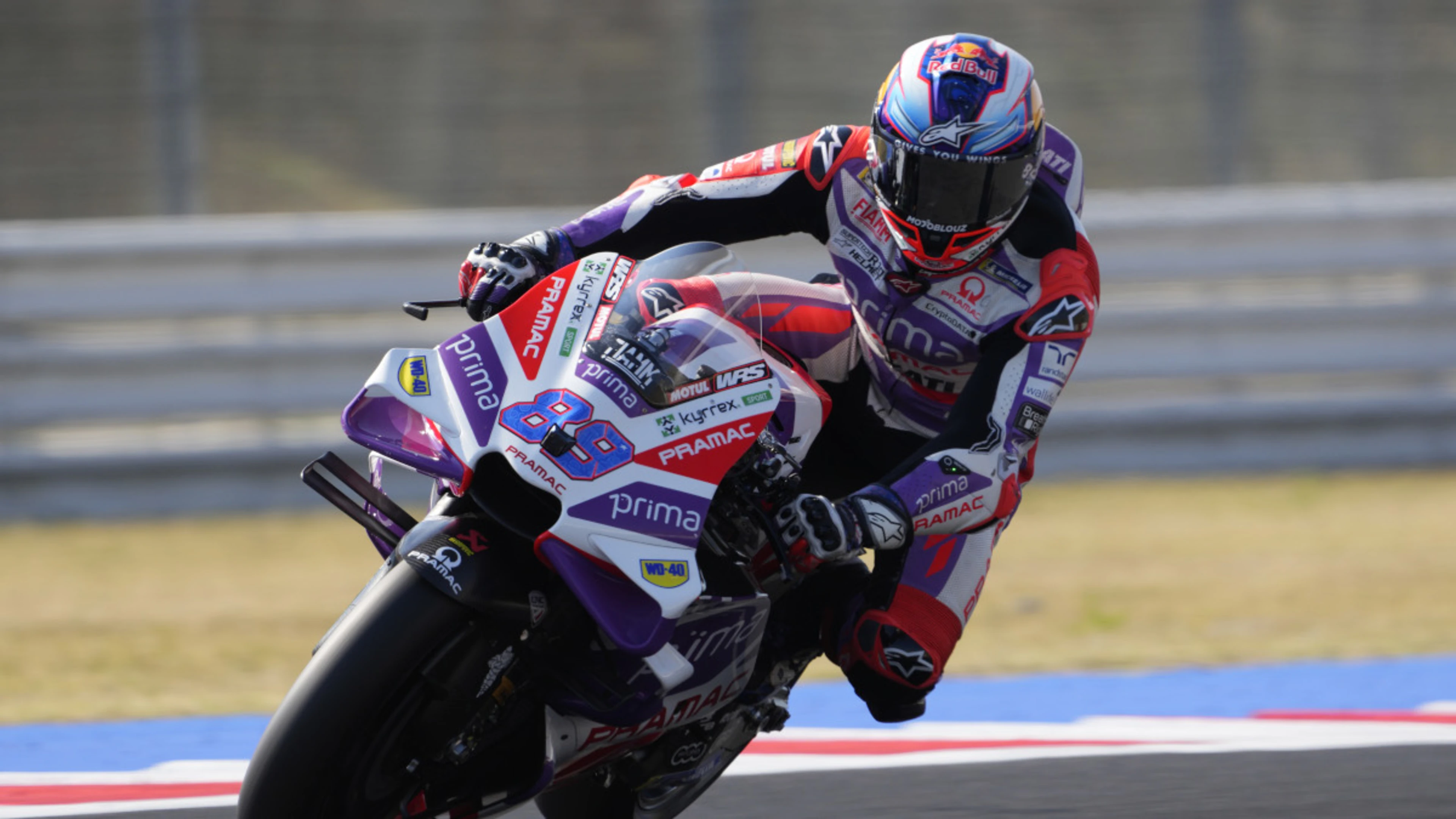 Martin aims for error-free Australia with MotoGP title on knife edge