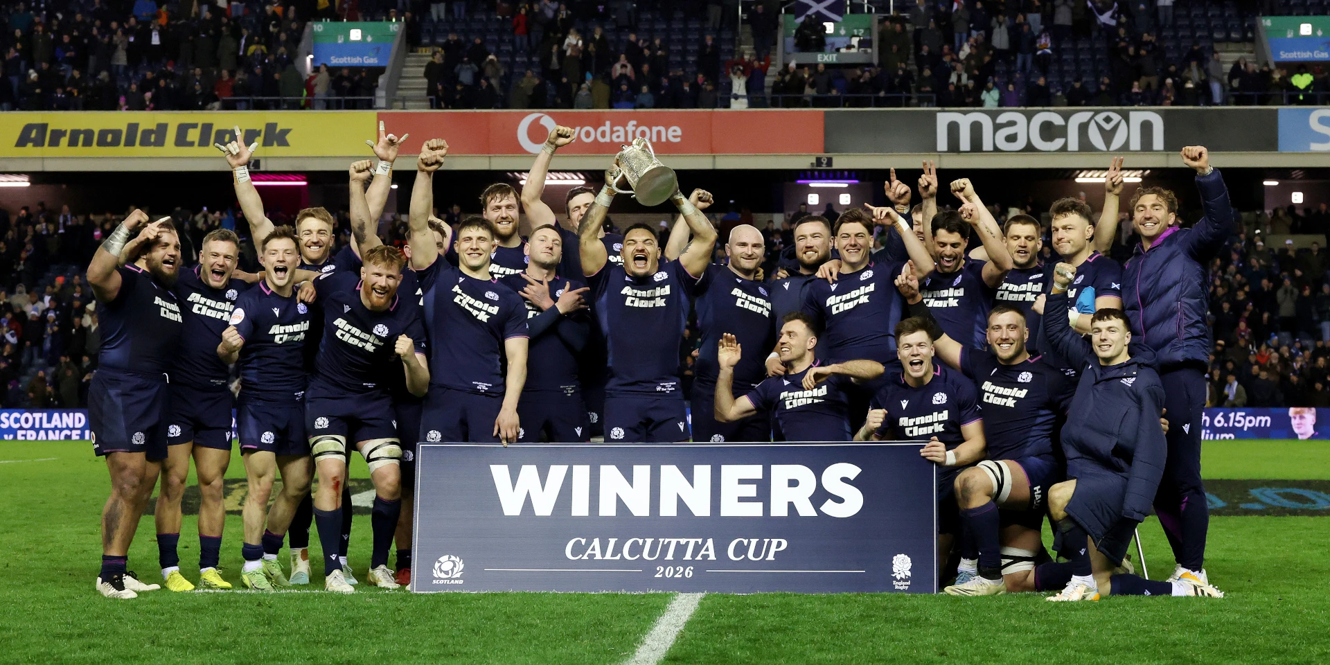 Jones strikes twice as Scotland end England's unbeaten run in style