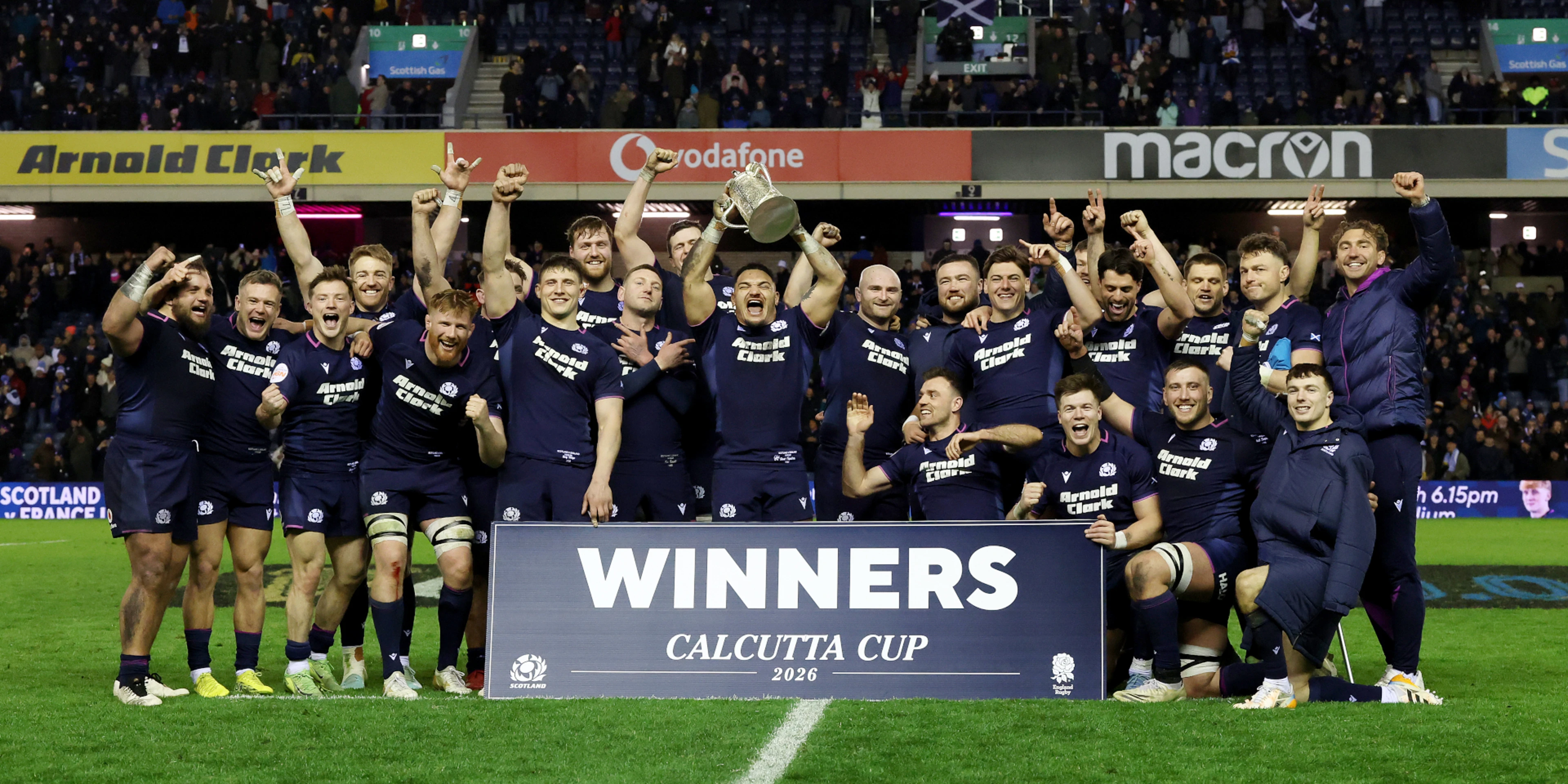 Jones strikes twice as Scotland end England's unbeaten run in style