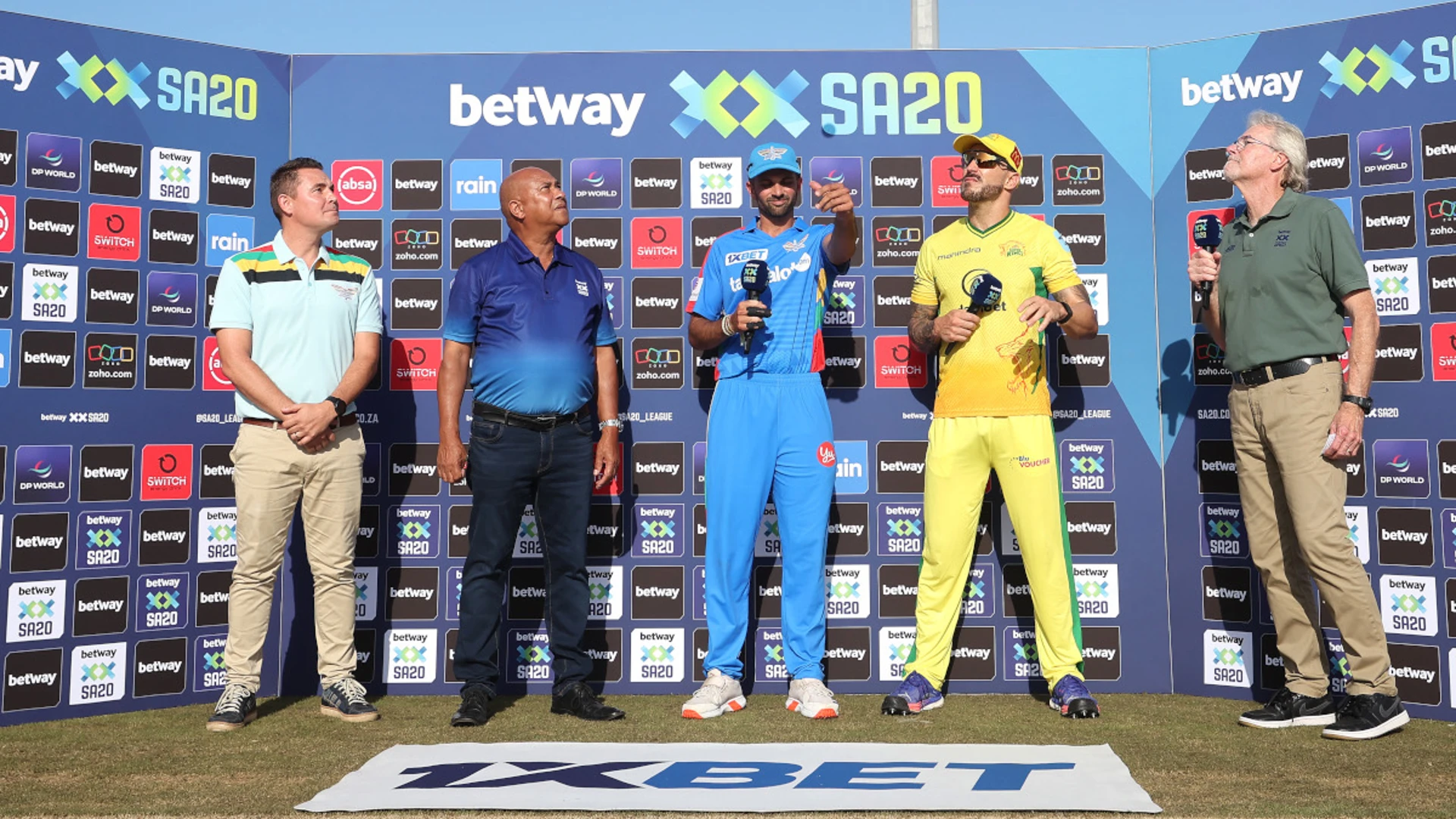 Super Kings win toss and bat