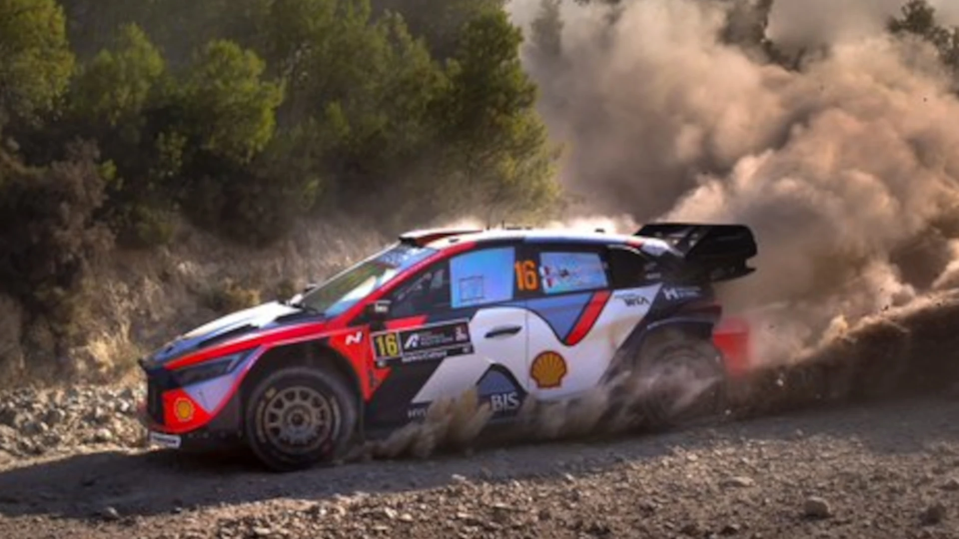 Tanak leads after tough day at the Acropolis Rally