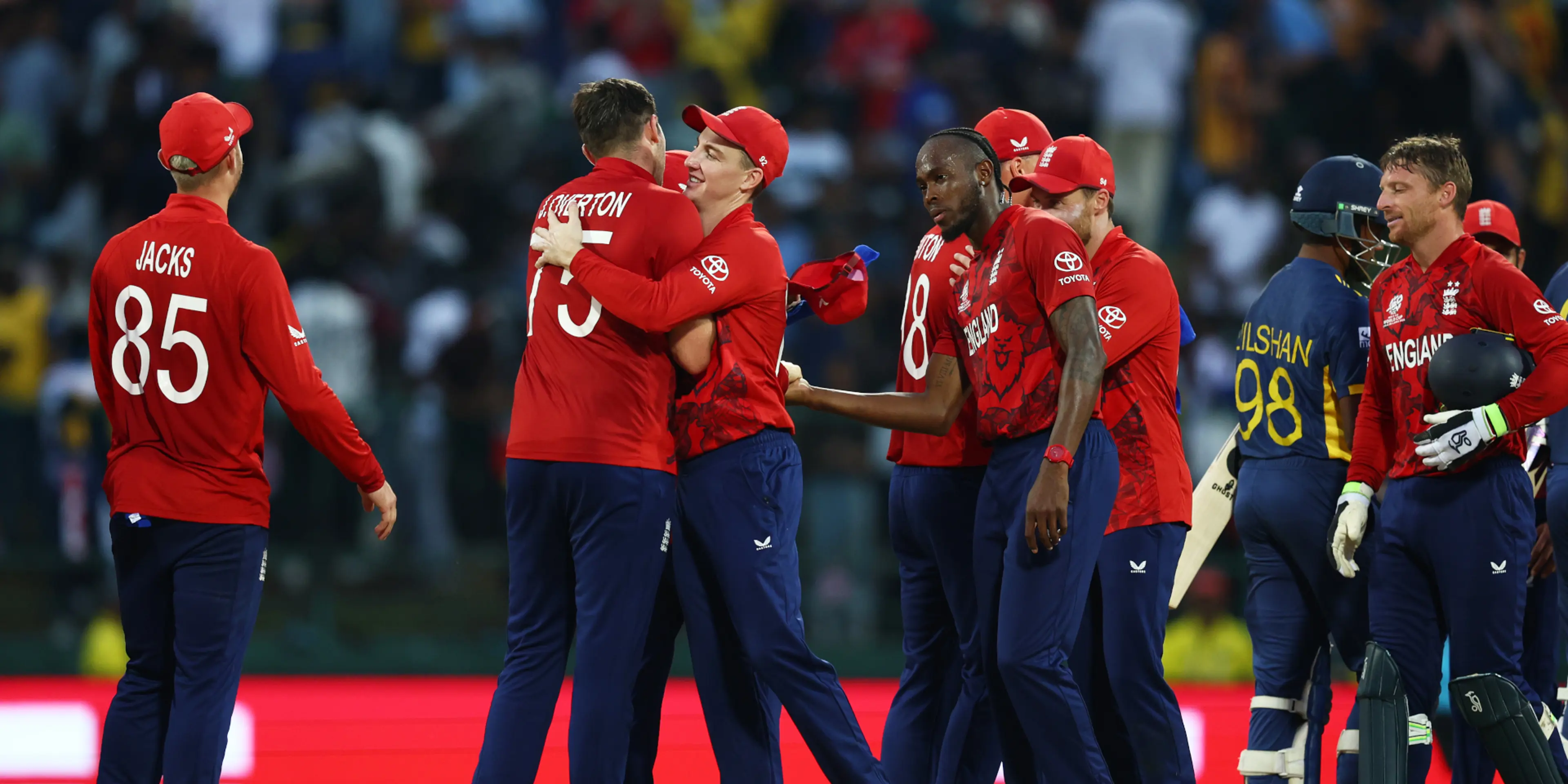 England rout Sri Lanka for 95 to win Super Eights opener