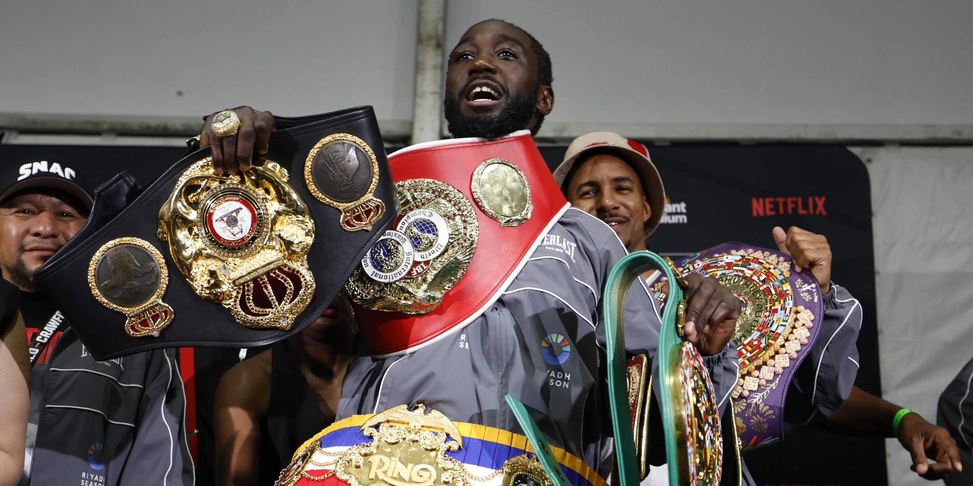 Undefeated boxing great Crawford announces retirement