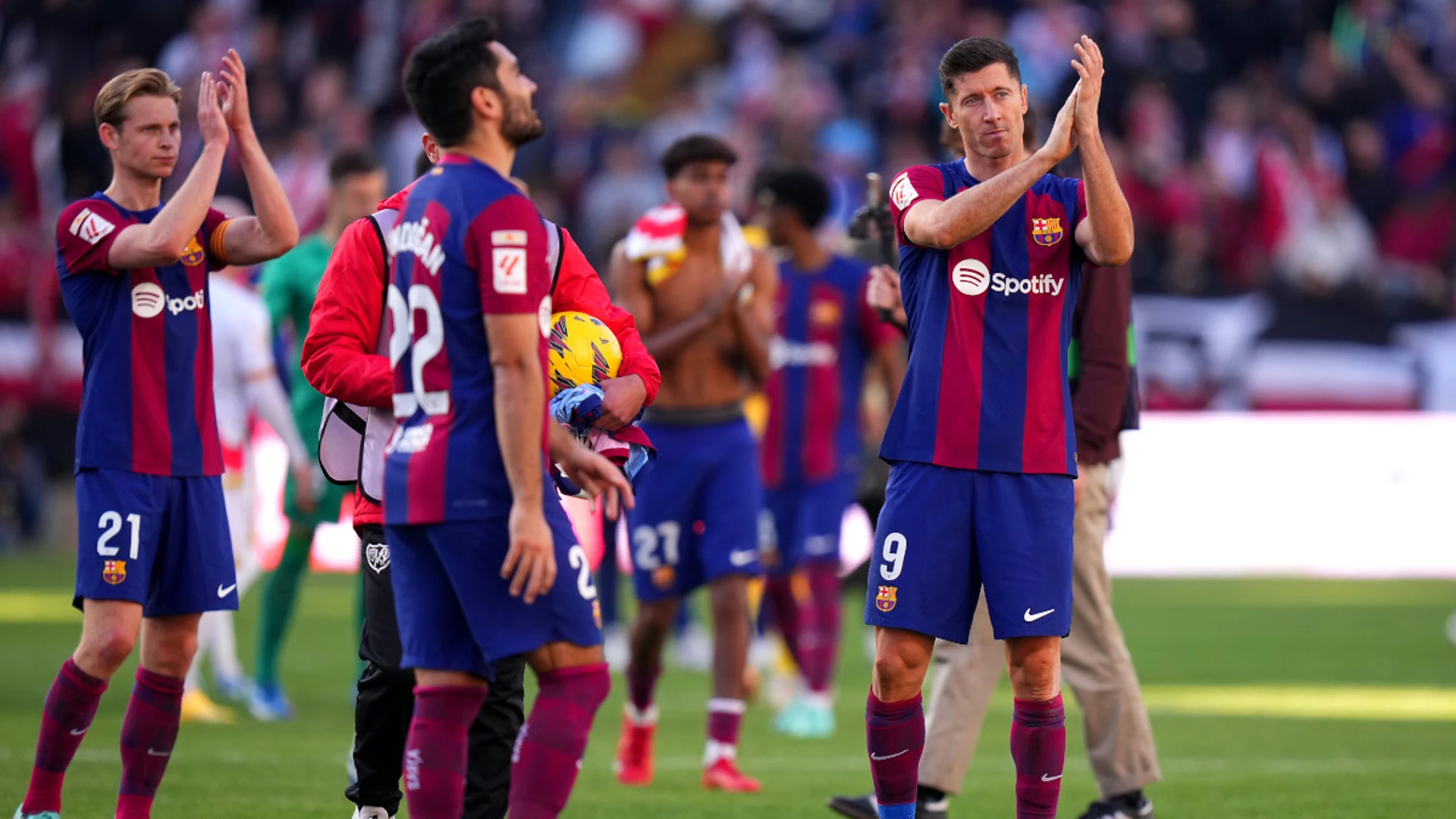 Flat Barca claim late draw at Rayo