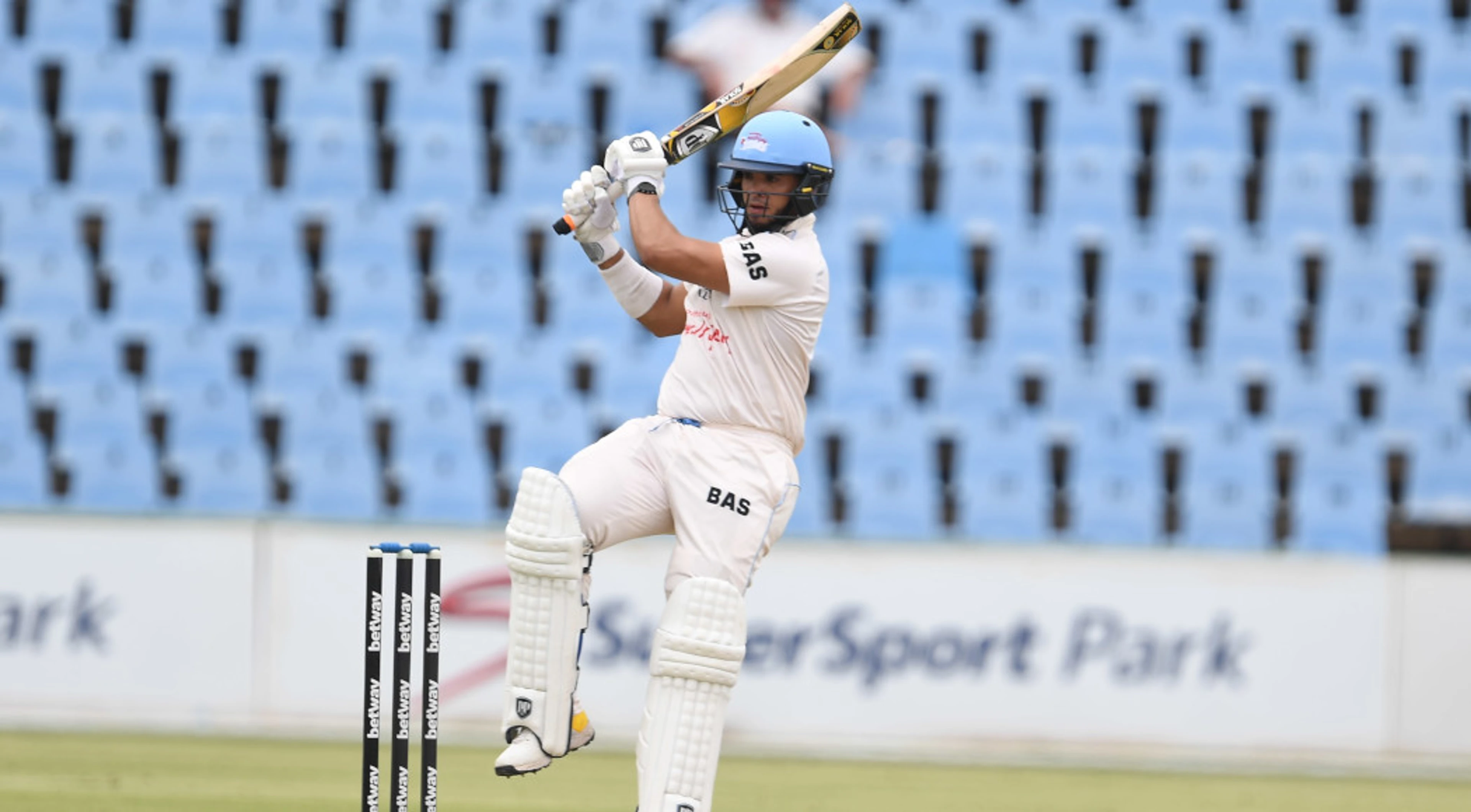 Titans in charge, Dolphins heading for draw