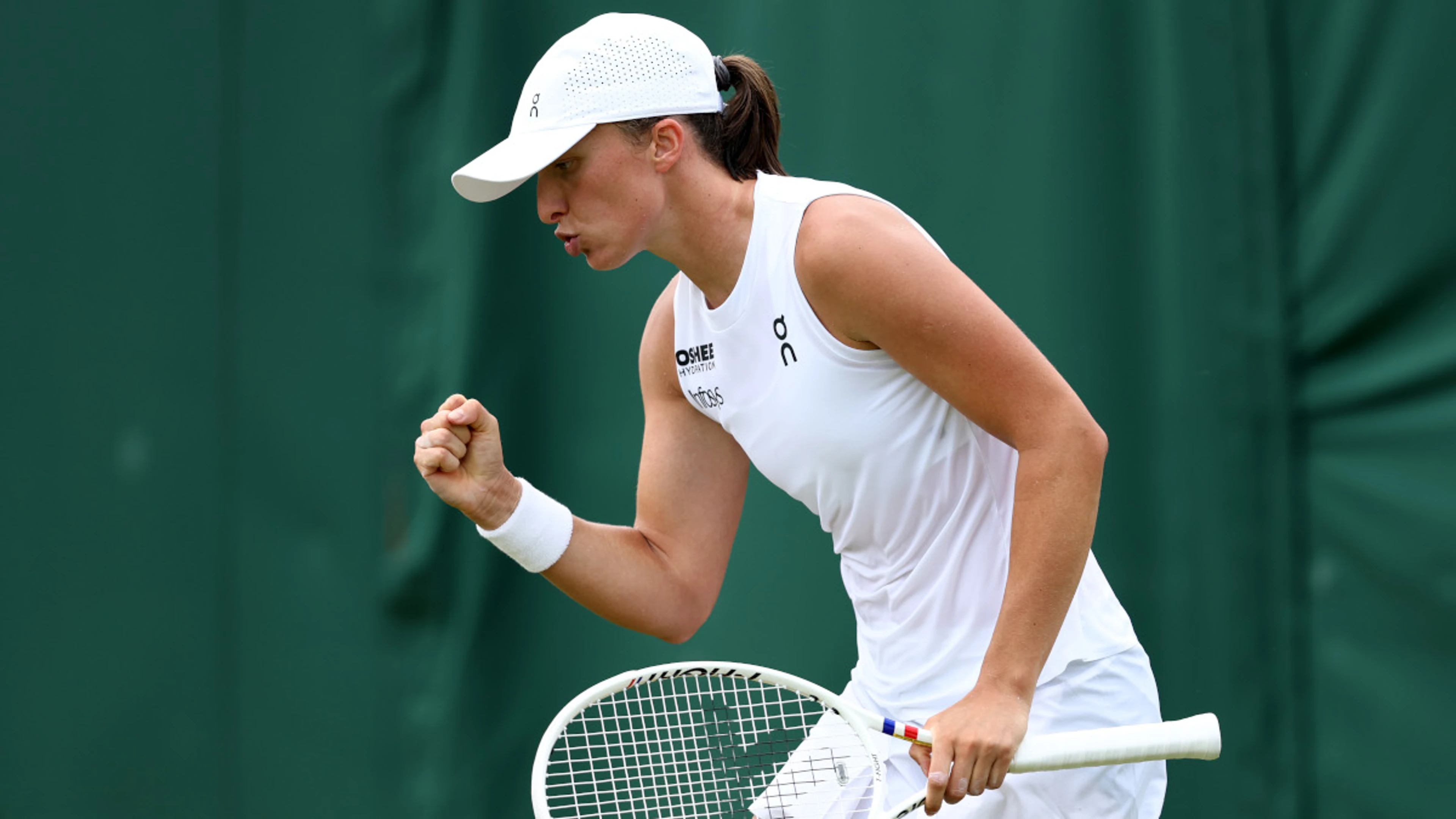 DAY 2 WOMEN'S WRAP: Swiatek wins as Gauff, Pegula and Zheng suffer shock exits