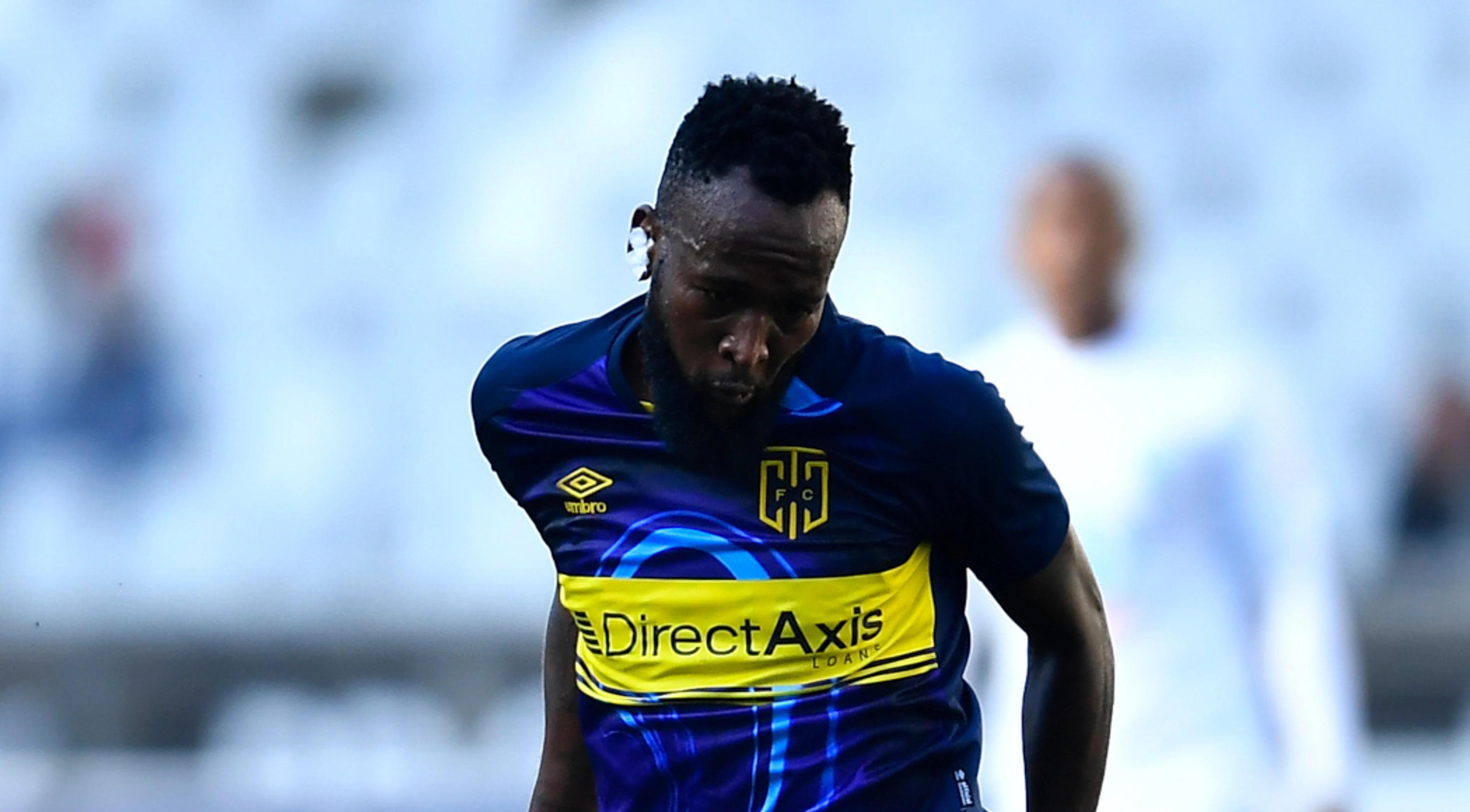 Veteran Makola to stay at Cape Town City