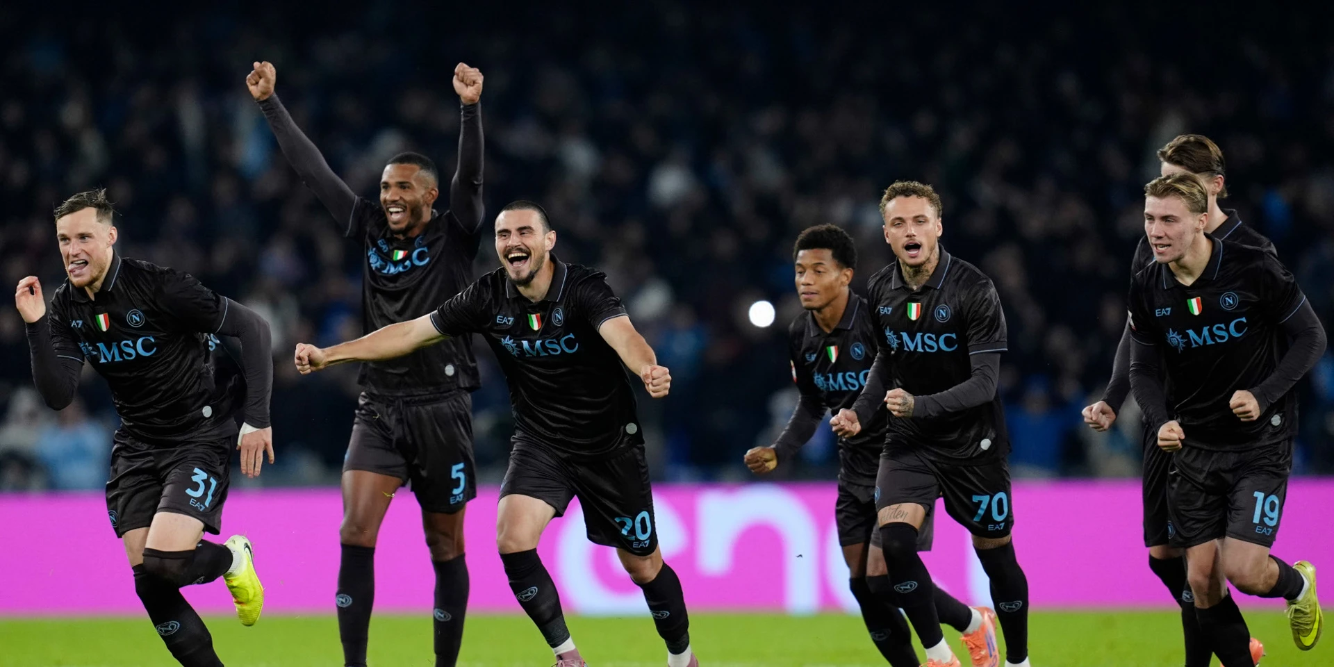 Napoli's title defence continues with visit of rivals Juventus