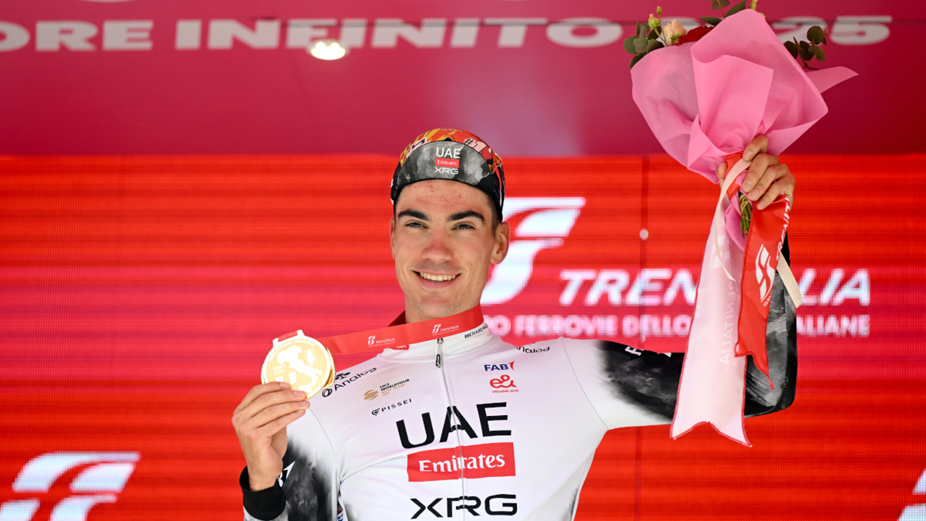 Ayuso wins on Giro mountain, Roglic takes overall lead