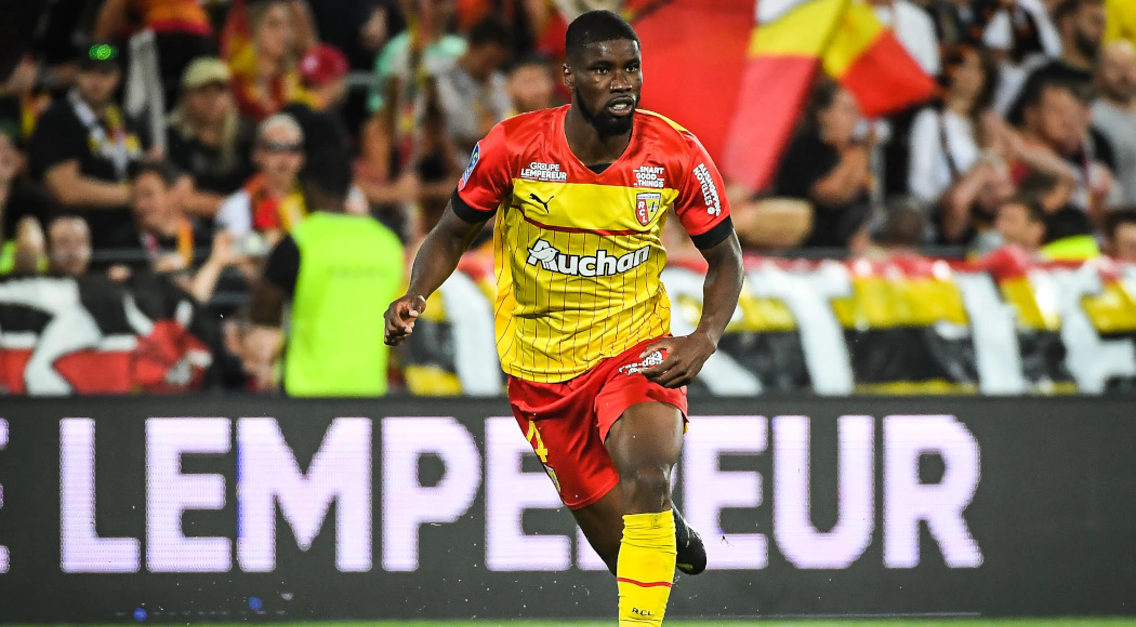 Eye-pleasing Lens beat Troyes to top Ligue 1