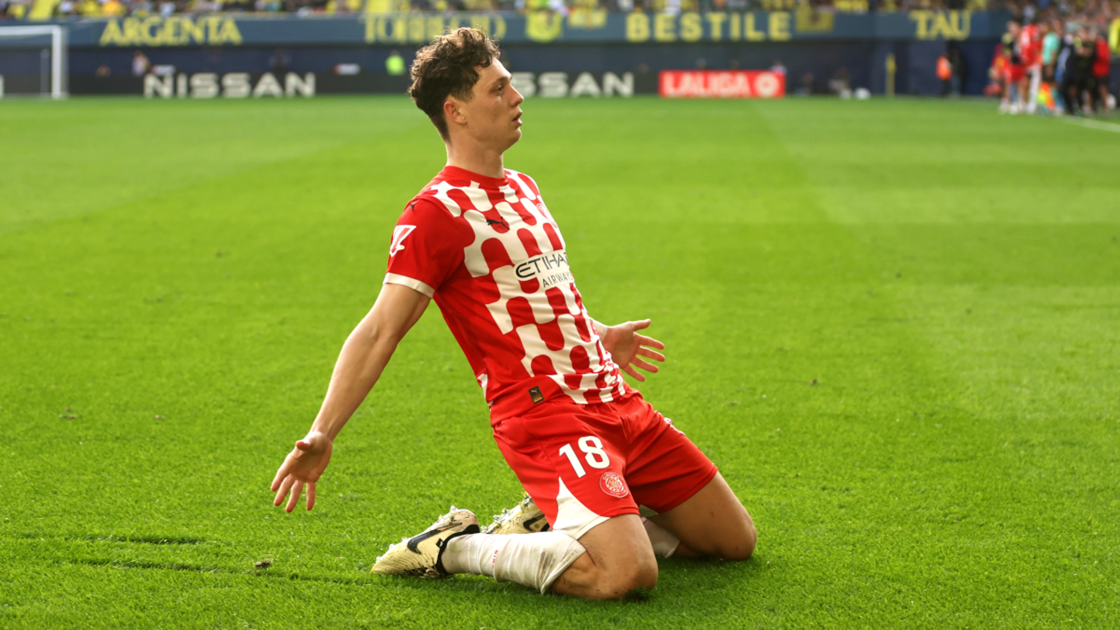 Late Krejci volley earns Girona a draw at Villarreal