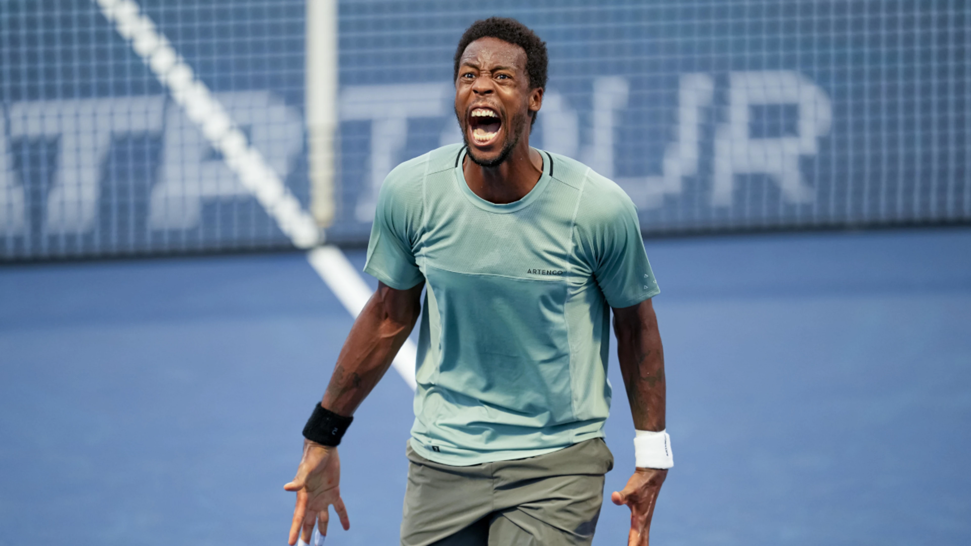 Monfils stuns Tsitsipas in Toronto, Medvedev advances