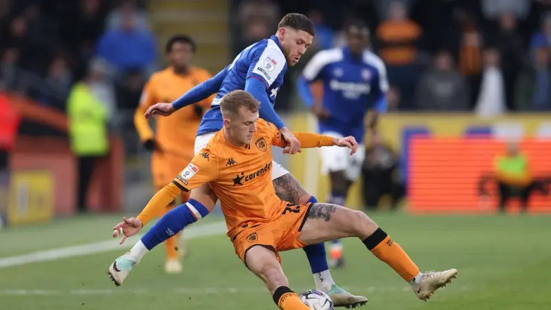 Ipswich's promotion bid stalled by Hull draw