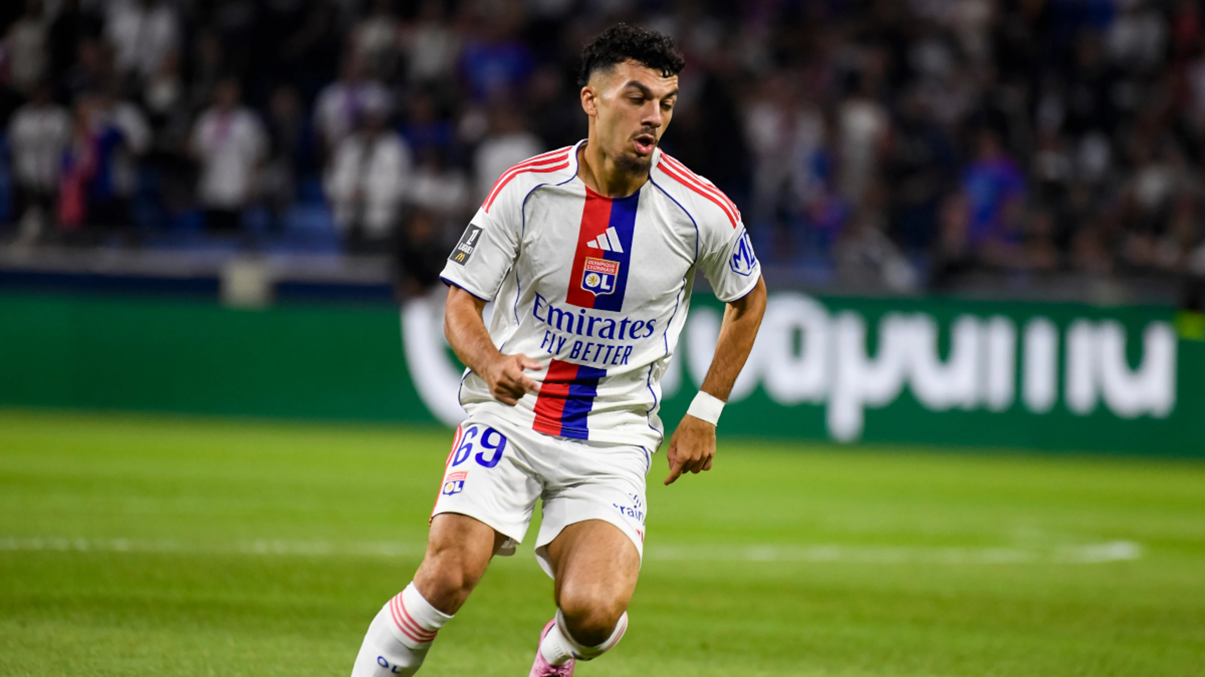 Villarreal snap up Lyon striker Mikautadze ahead of transfer deadline