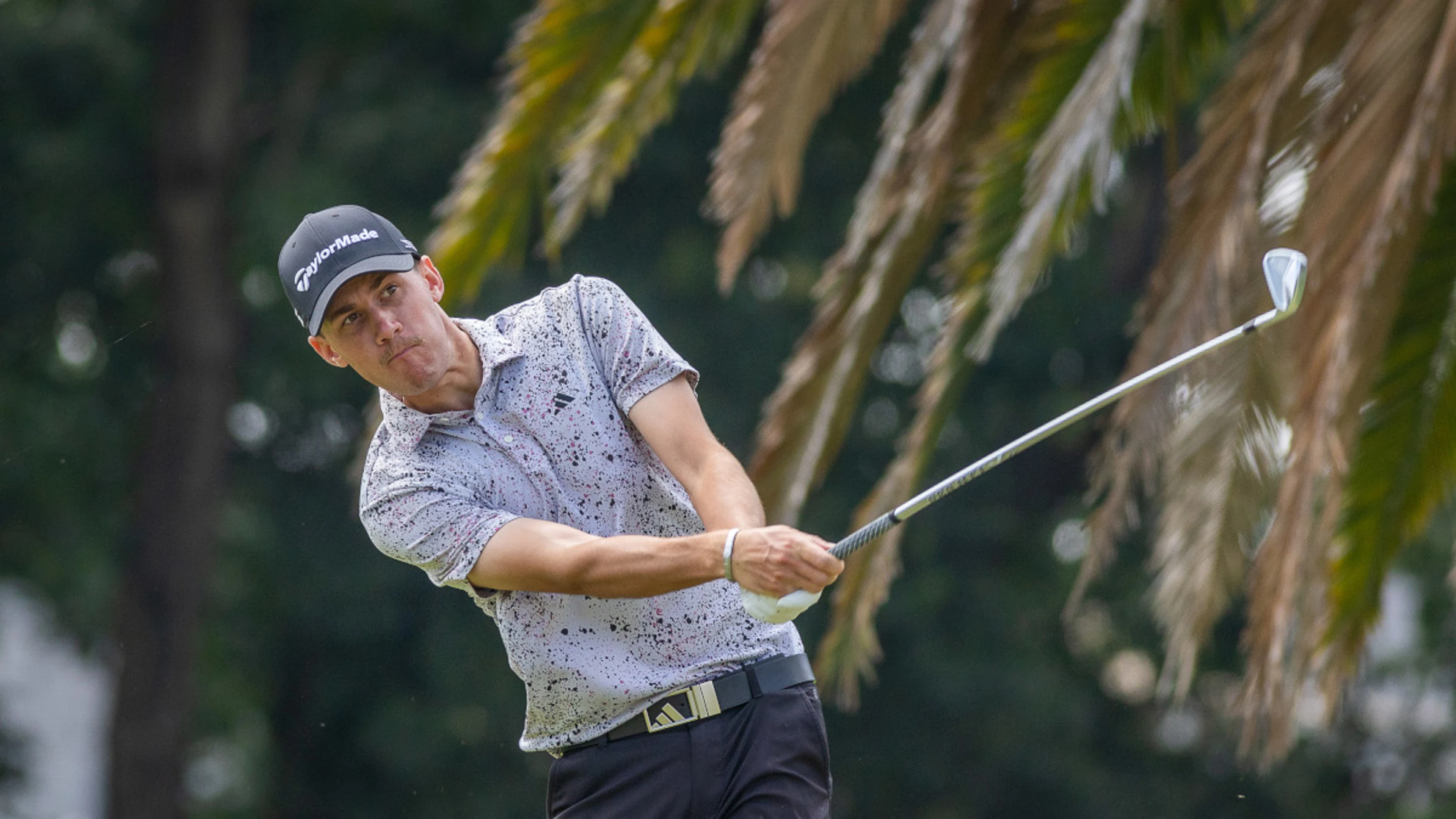 Simpson, Groenewald hang on to Kyalami lead as De Smidt slips