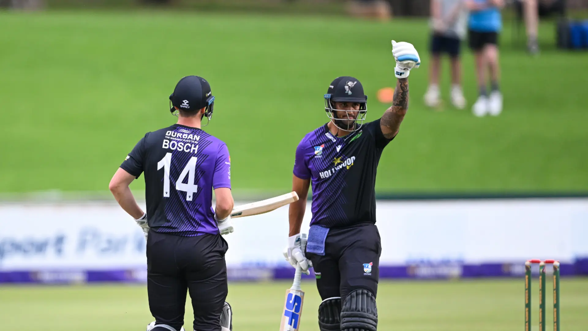 Smith hammers Dolphins to stunning win over Titans