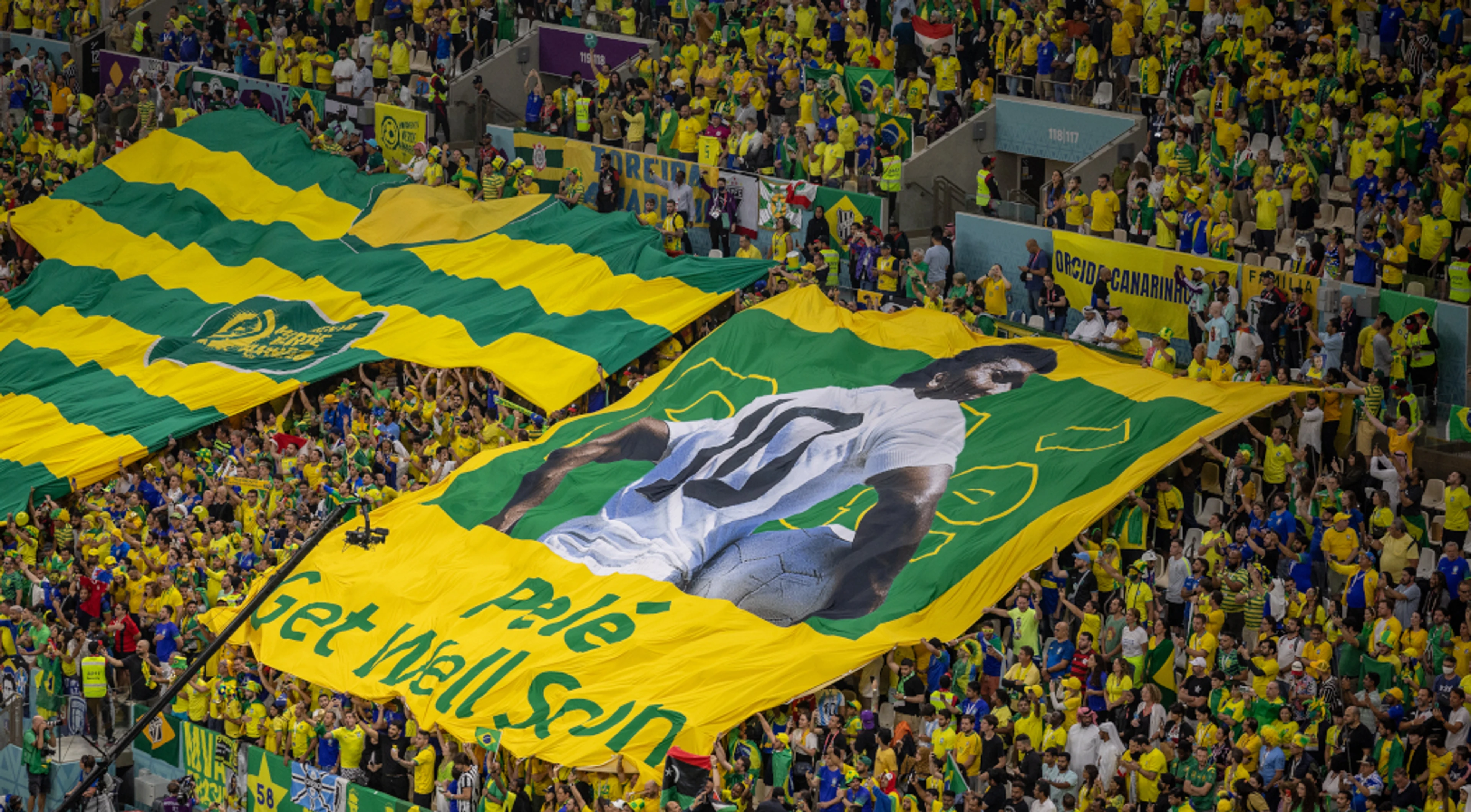 Pele watches Brazil World Cup match from hospital