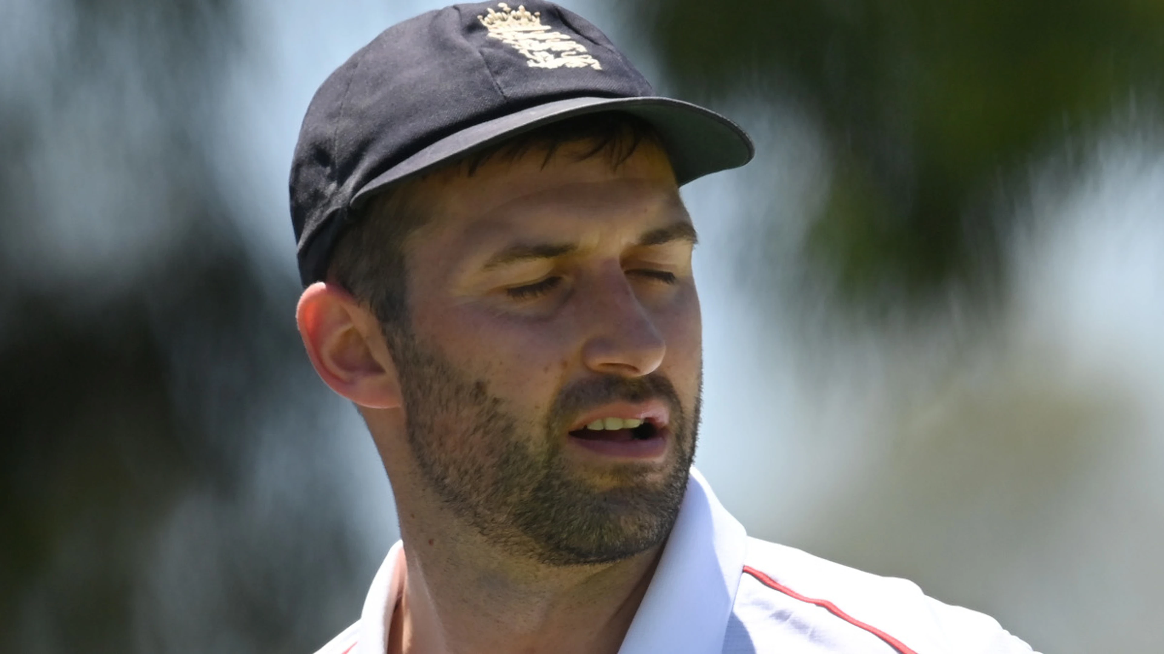 Wood injury scare as England's Stokes takes six on bowling comeback