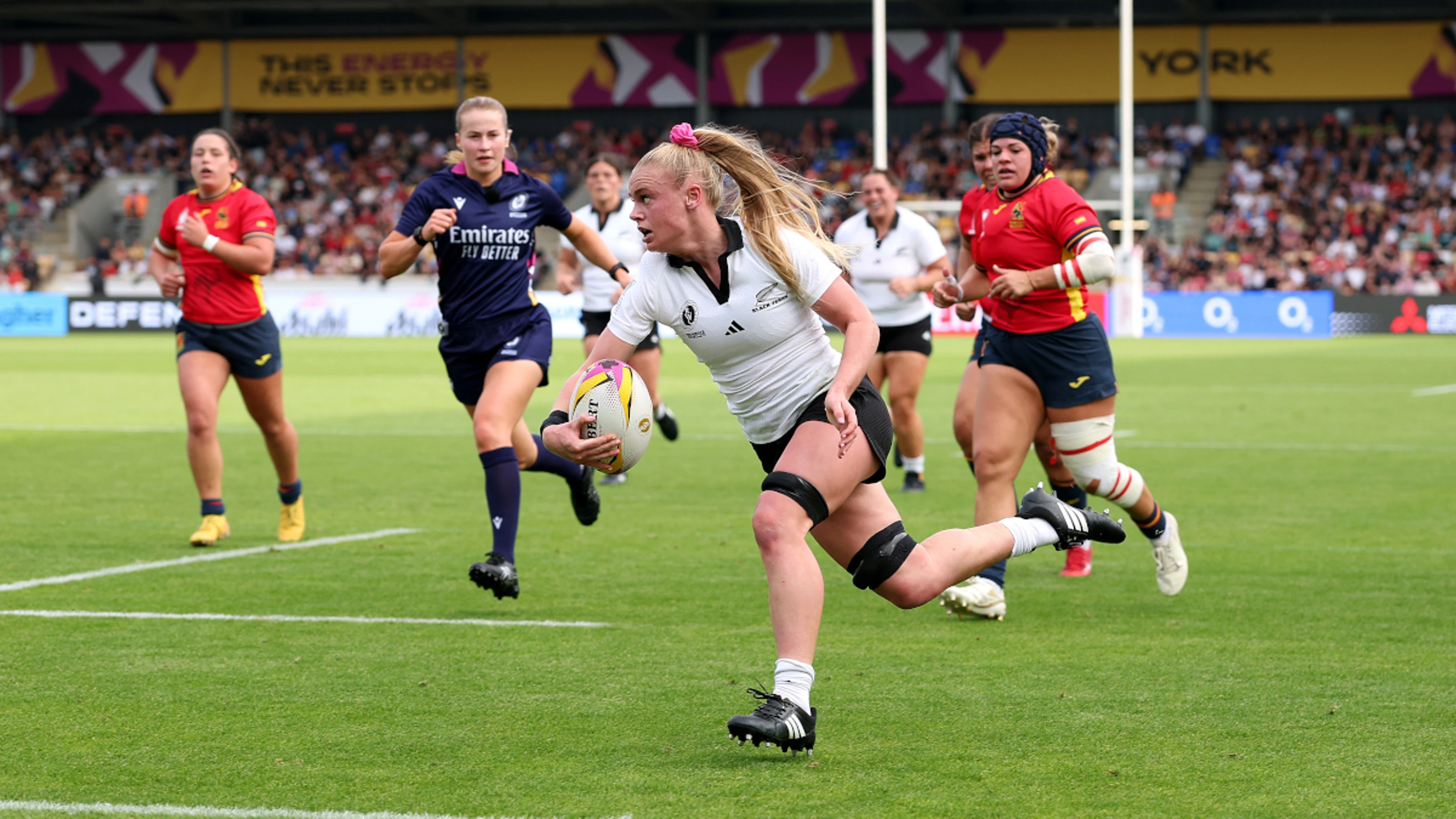 New Zealand start Women's Rugby World Cup defence by downing battling Spain