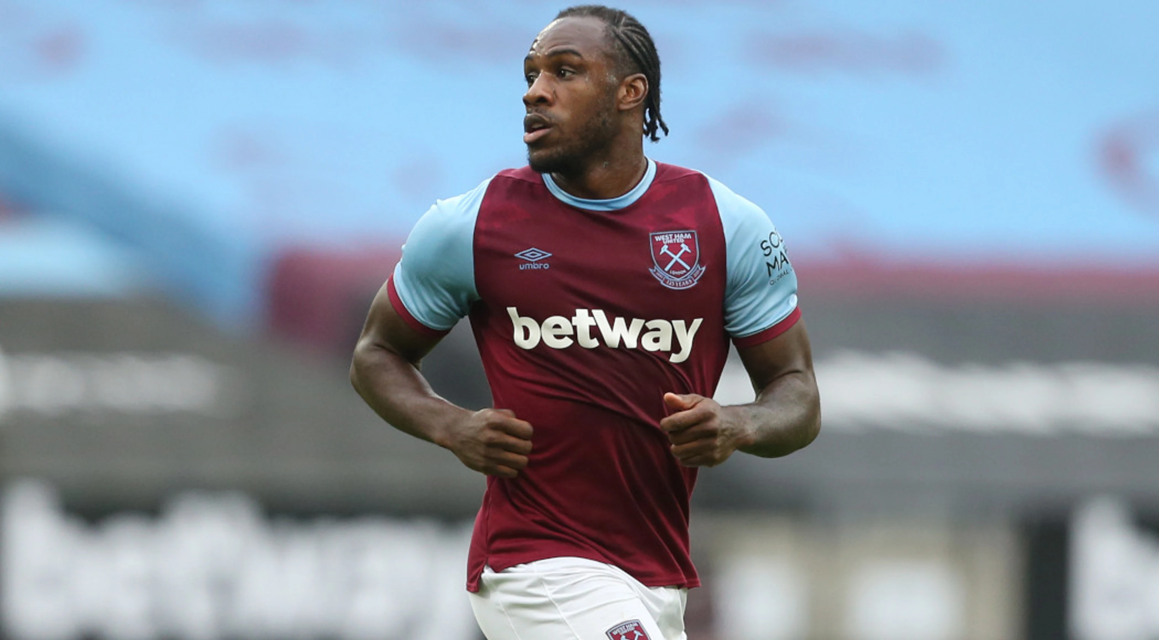 West Ham's Antonio suffers lower limb fracture in car accident