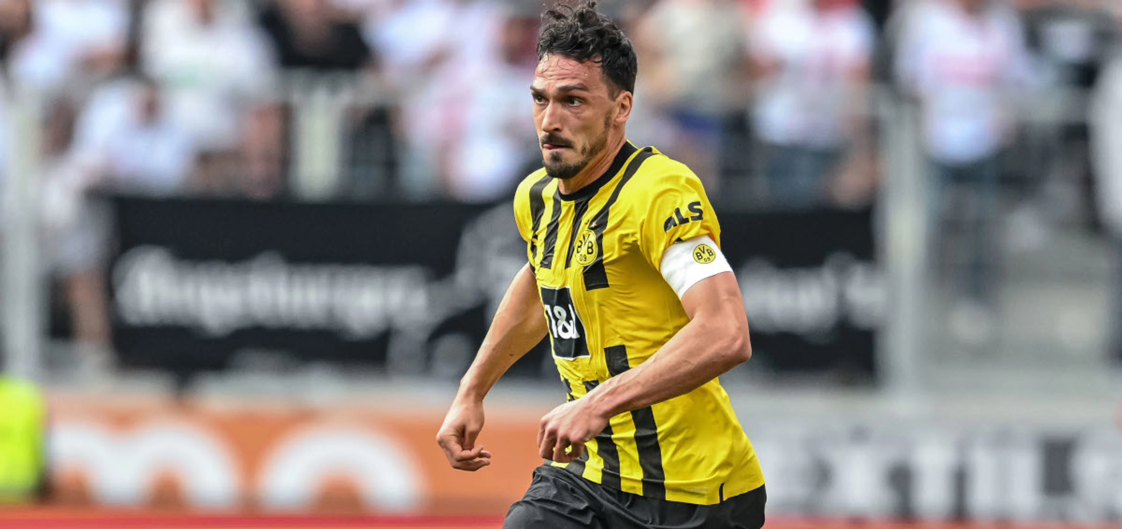 Dortmund veteran Hummels extends deal to 2024