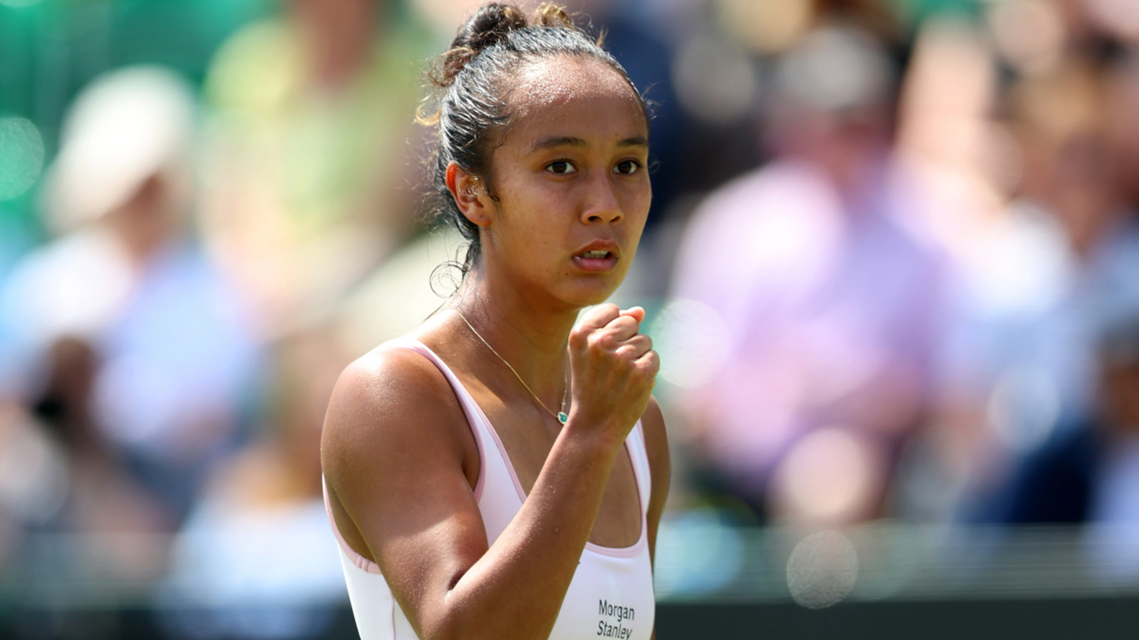 Fernandez moves past Bucsa to reach Nottingham quarterfinals