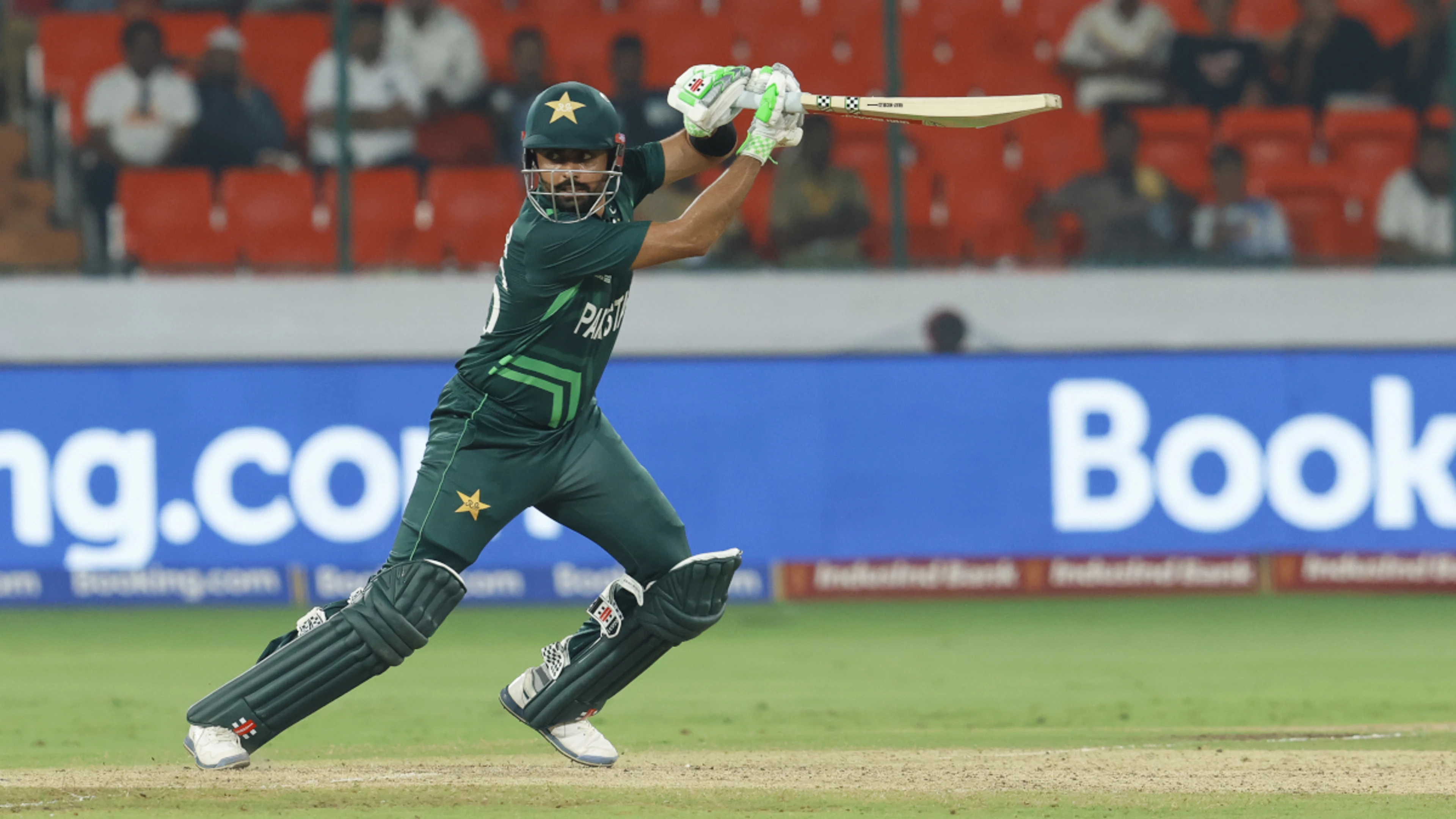 Batsmen make merry as Australia edge Pakistan in World Cup warm-up