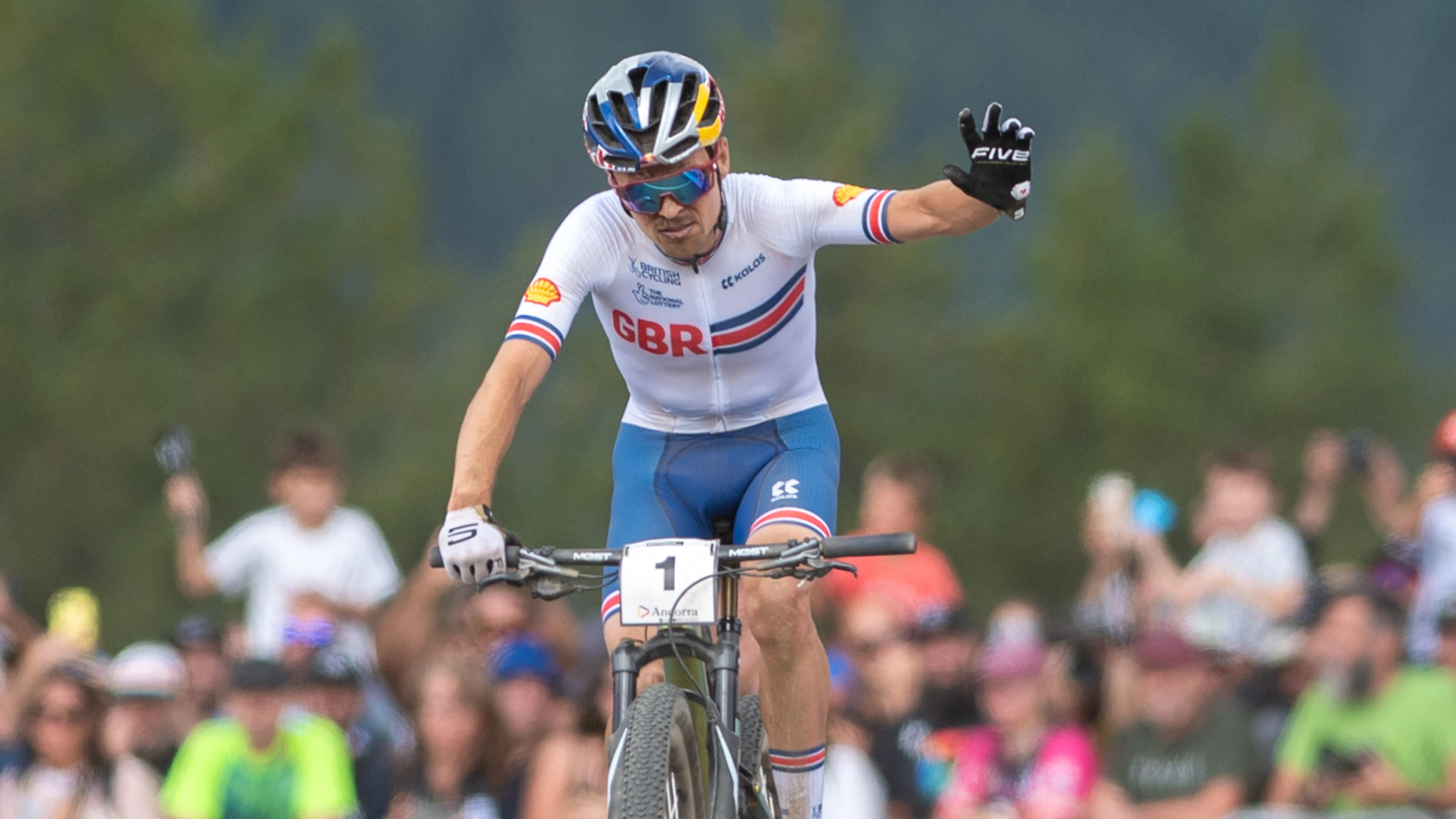 Pidcock signs for ambitious second-tier cycling team