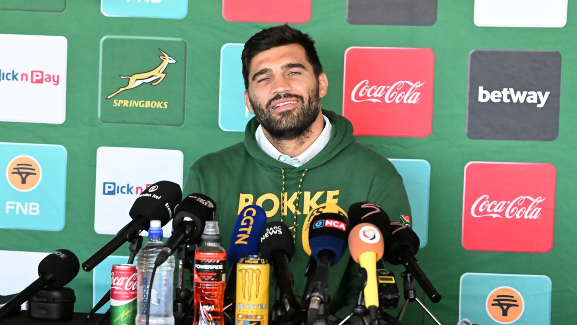 COUNTRY OVER CLUB: De Allende willing to share 'secrets'