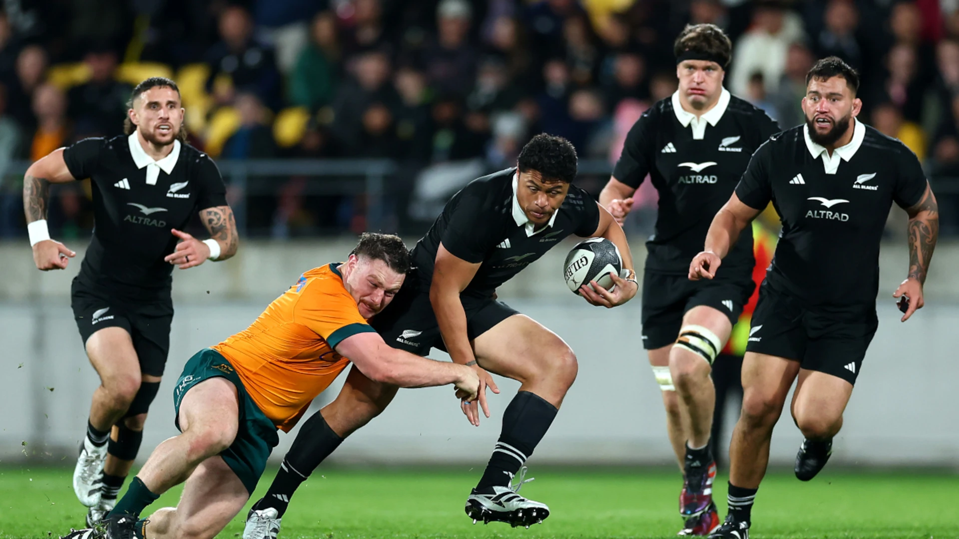 New Zealand beat Australia  in Rugby Championship