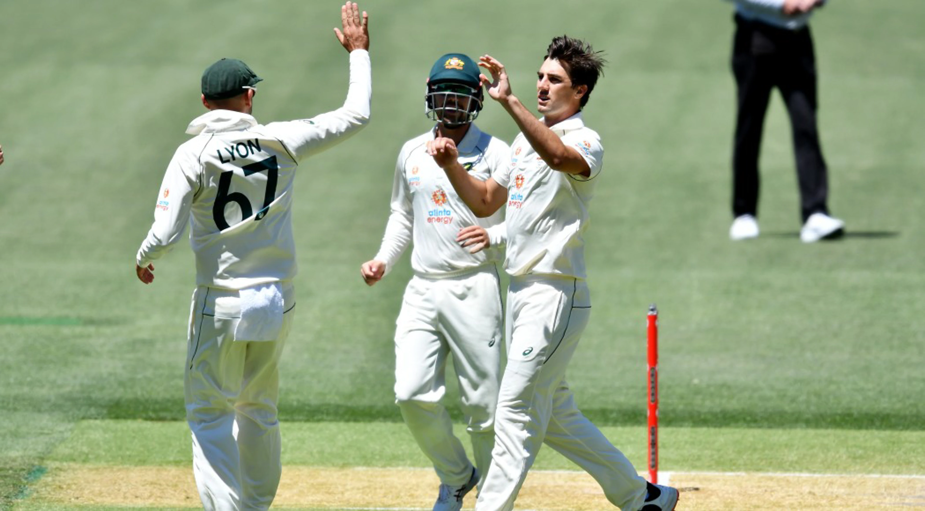 Lyon takes five as Australia beat Pakistan to win series 1-0