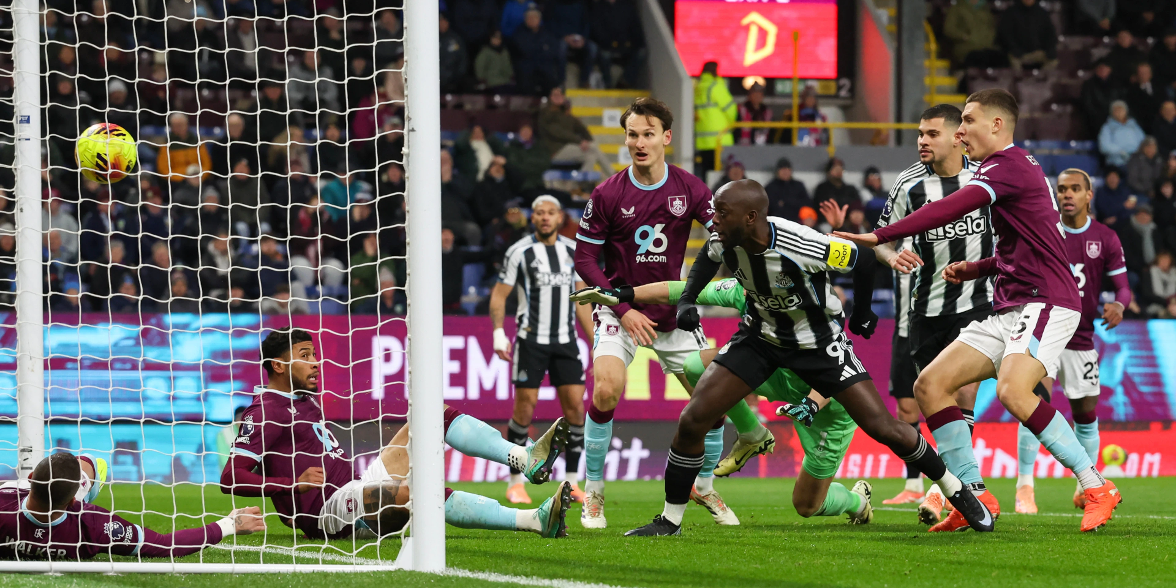 Howe hopes win over Burnley will ease some of Newcastle's pressure