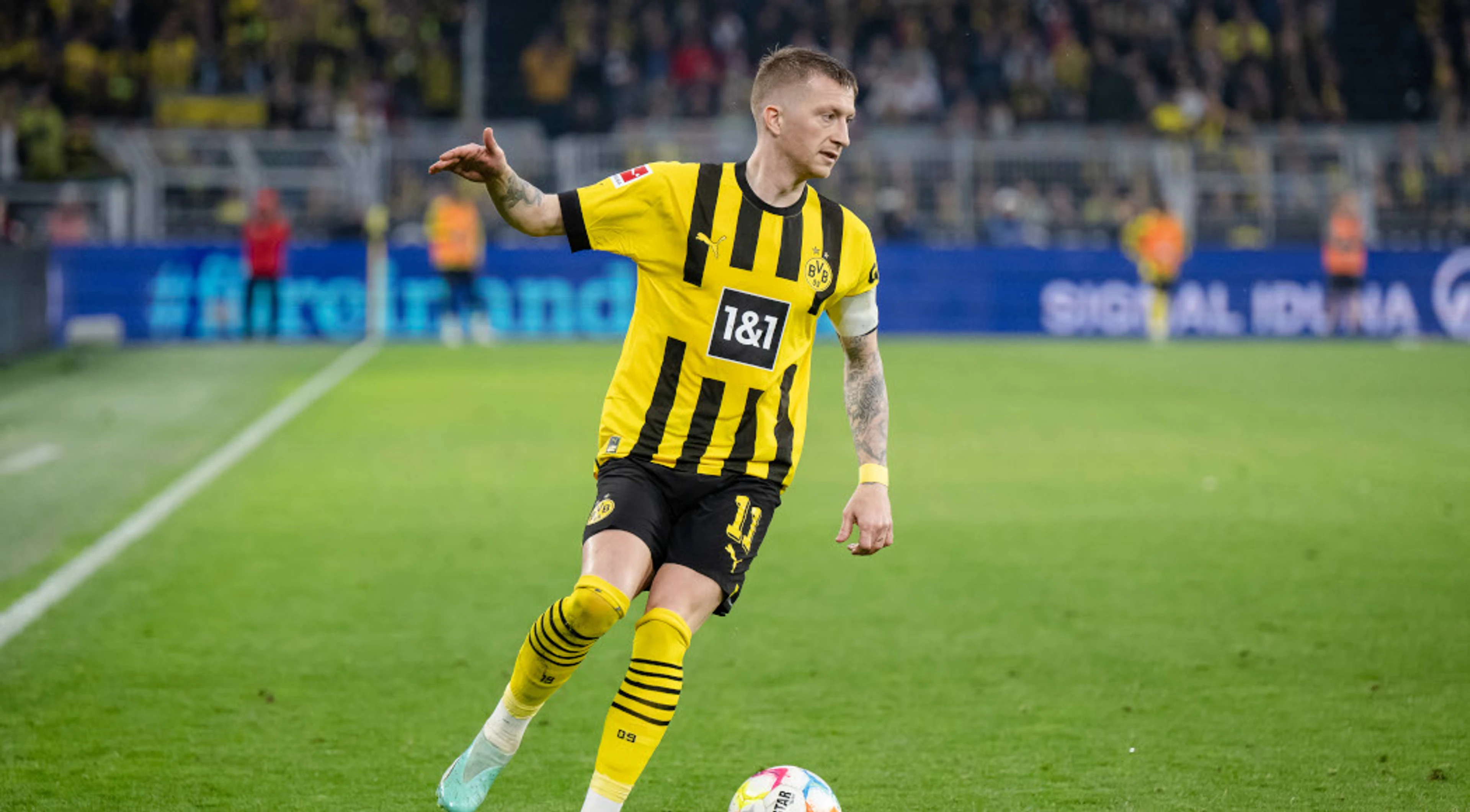 Marco Reus extends with Borussia Dortmund