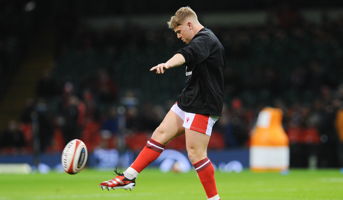 Costelow returns for Wales Six Nations clash against Ireland