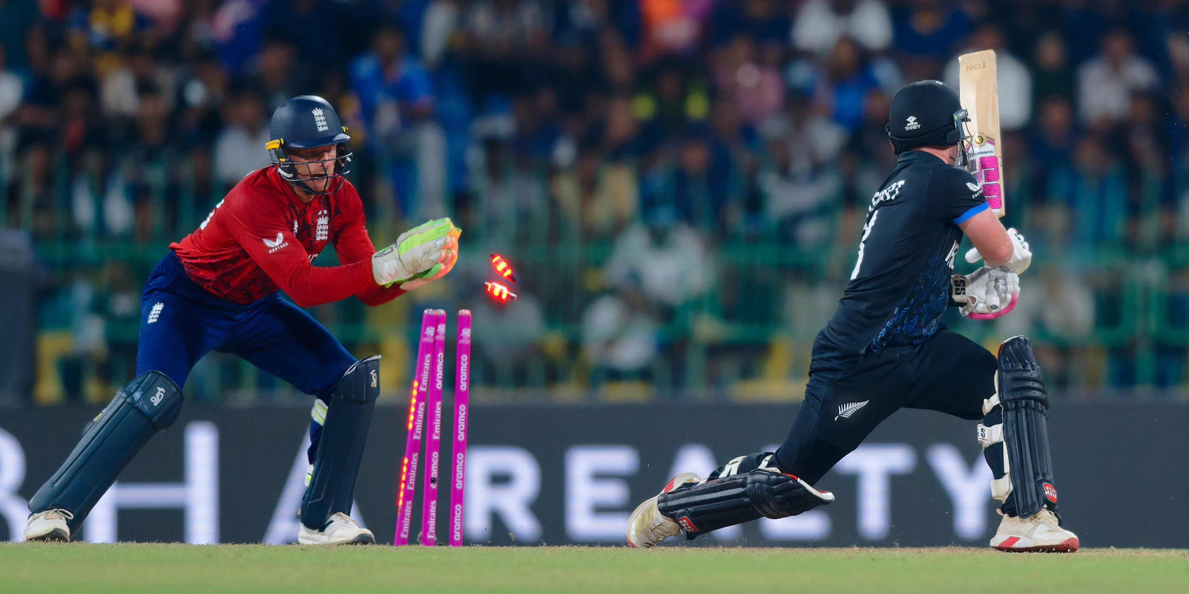 Spin-heavy England restrict New Zealand to 159-7 in Super Eights