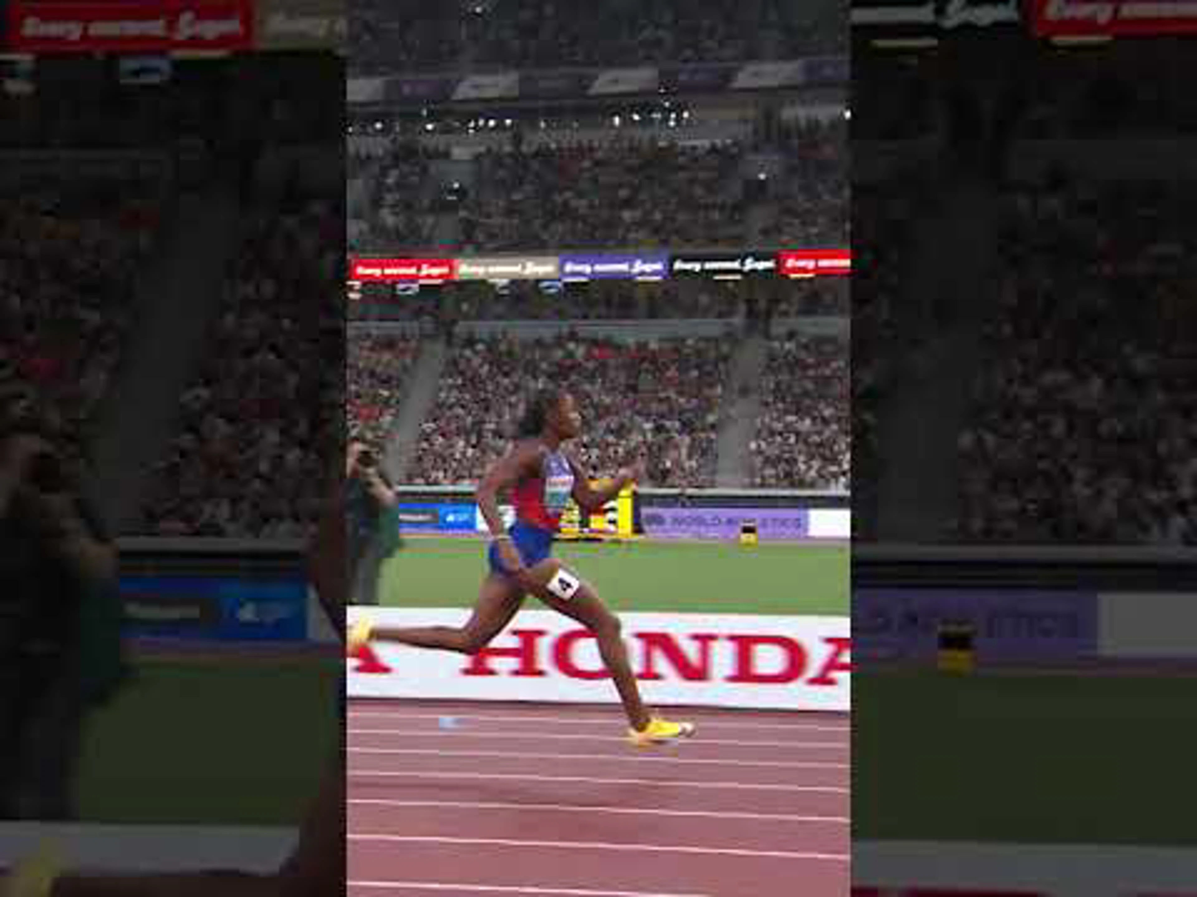 Melissa Jefferson-Wooden obliterates the field in the women's 100m final