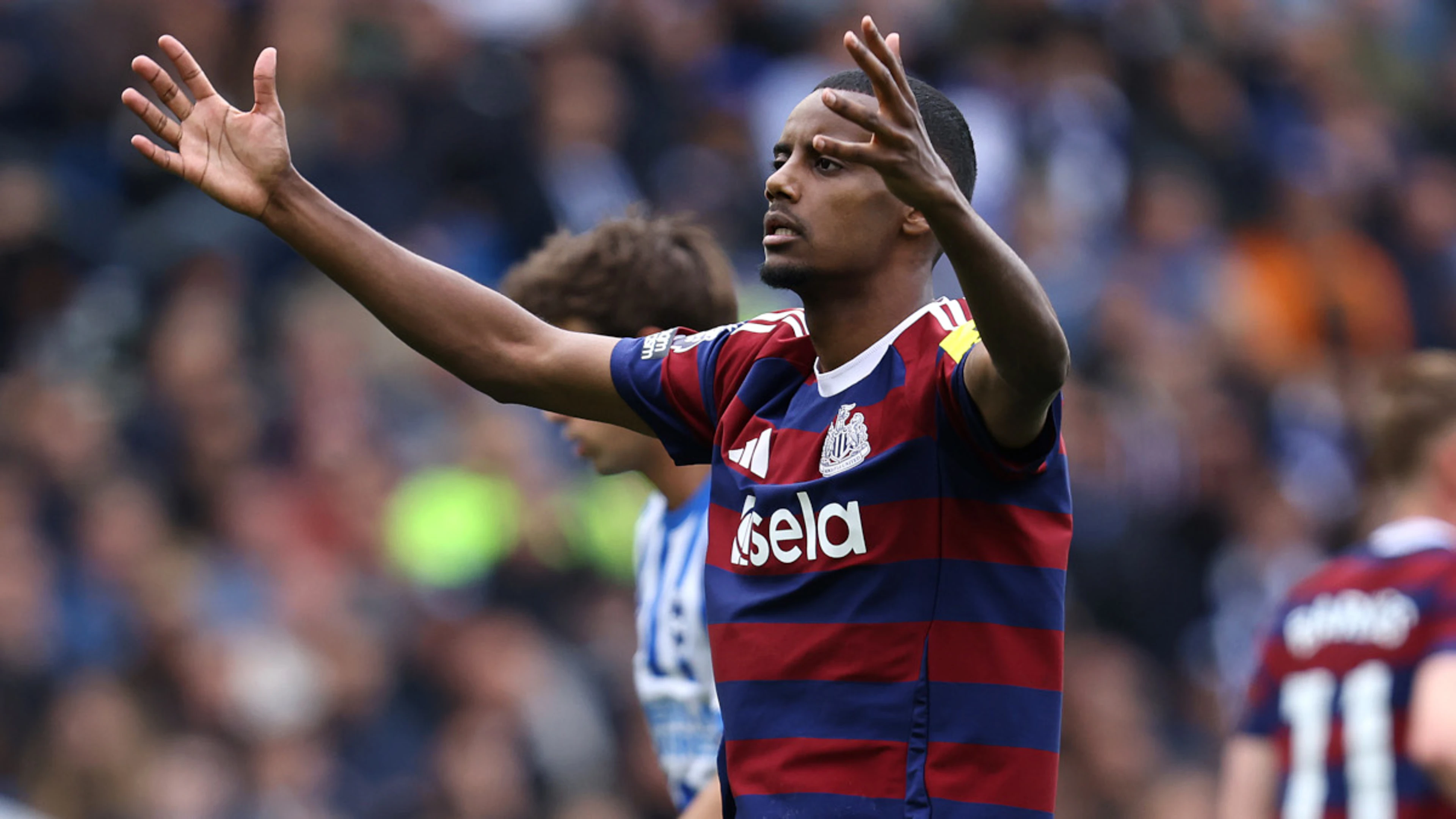 Newcastle salvage draw at Brighton thanks to late Isak penalty