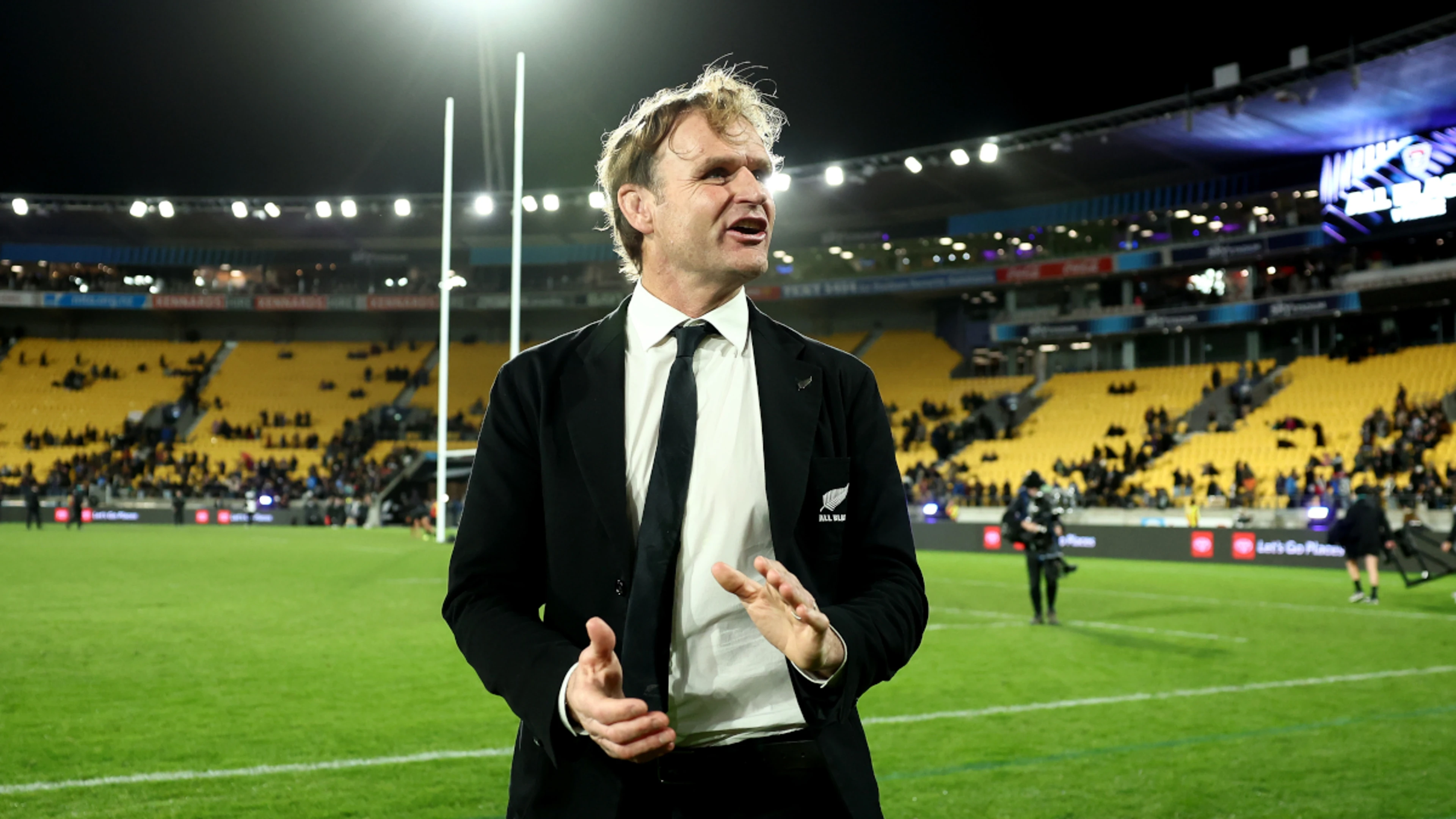 All Blacks roll the dice with ten changes for third France test