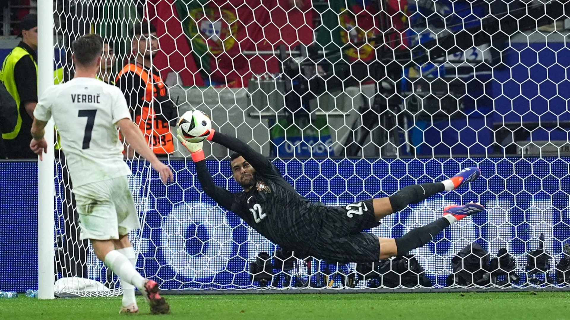 'Titan stoppers' give Portugal, Spain and France shootout edge