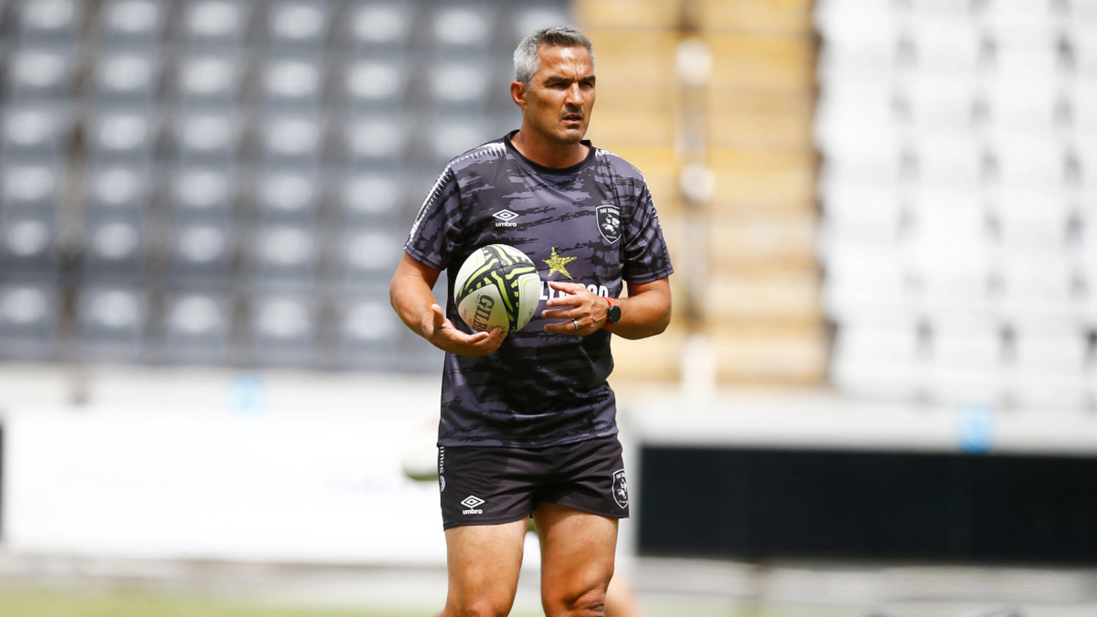 Sharks stick with continuity mantra for Dragons