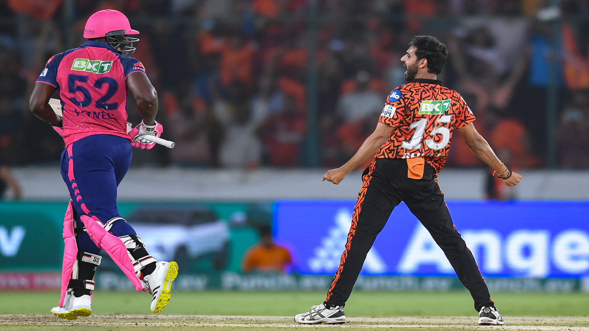 Kumar Clinches Last-ball Thriller For Sunrisers | SuperSport