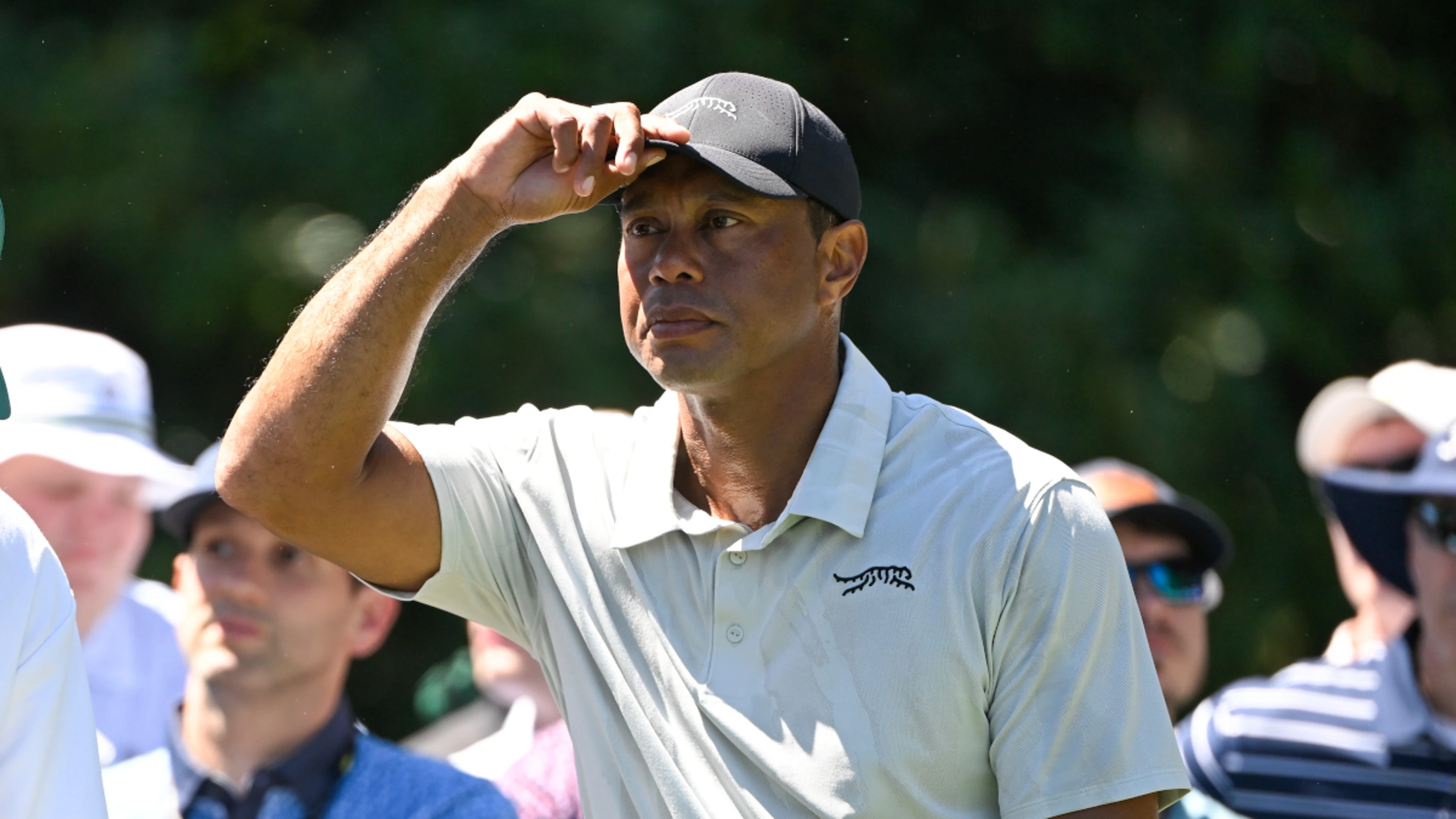 Scheffler takes Masters lead while Woods suffers nightmare fade