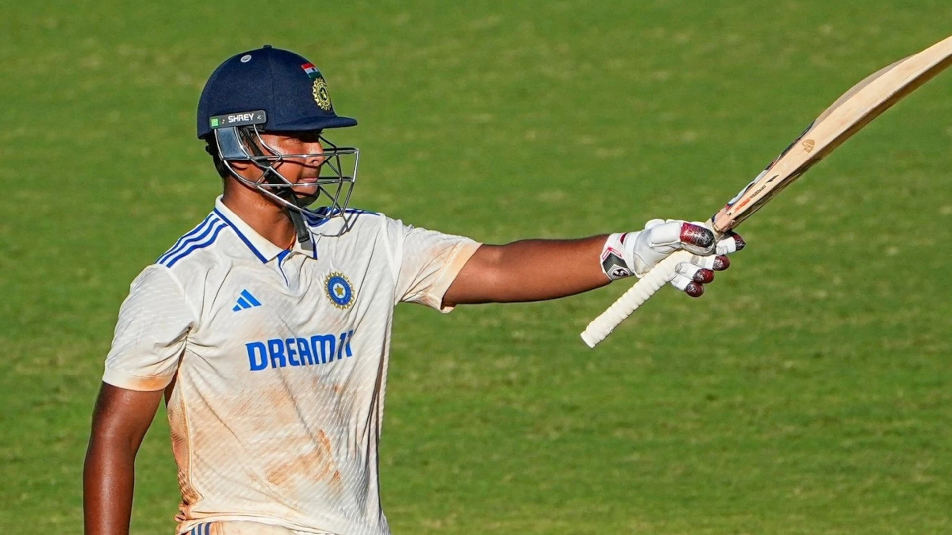 Indian 13-year-old becomes youngest to earn IPL deal