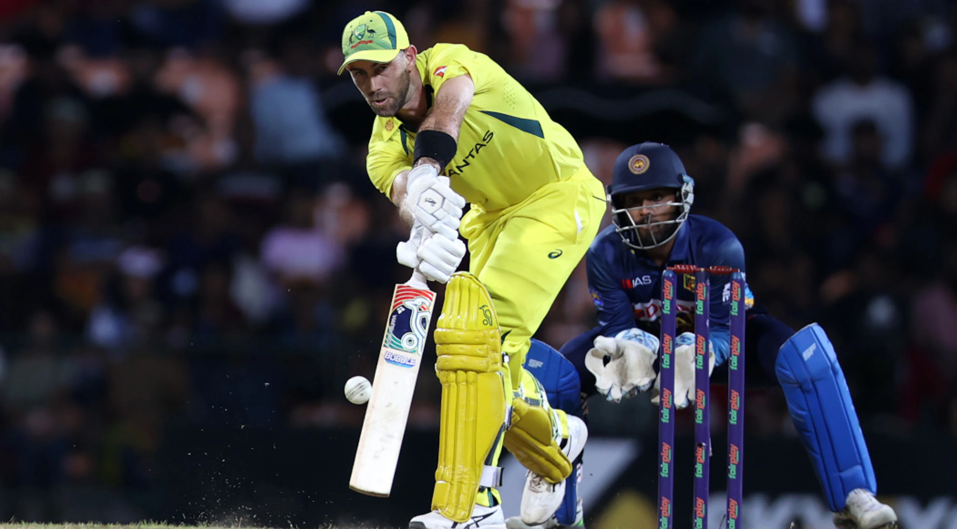 Maxwell blitz helps Australia beat Sri Lanka in first ODI